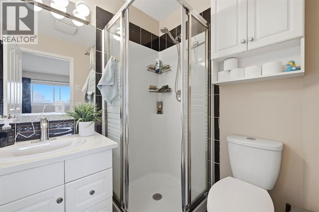 Single Family House Bi-level for Sale in  Hidden Valley Drive NW Hidden Valley Calgary 