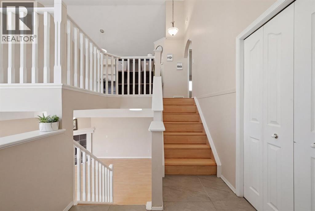 Single Family House Bi-level for Sale in  Hidden Valley Drive NW Hidden Valley Calgary 