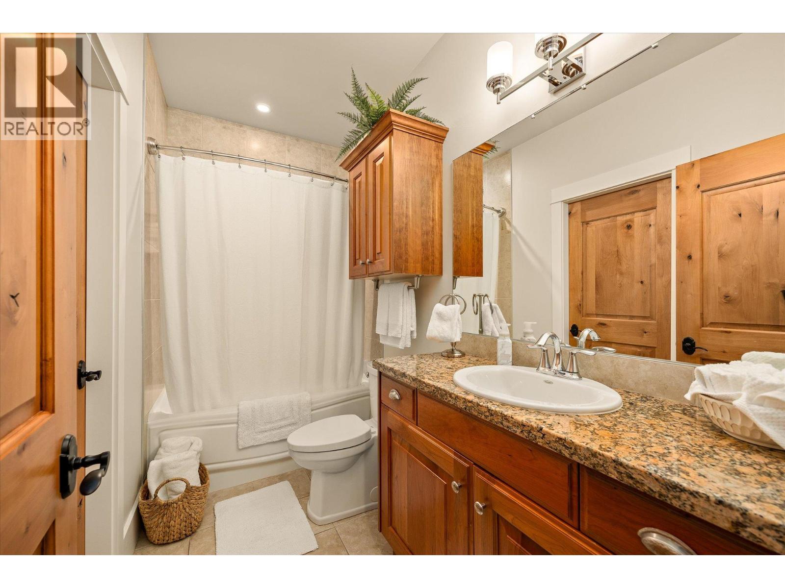 14419 Downton Avenue Unit# 206, Summerland