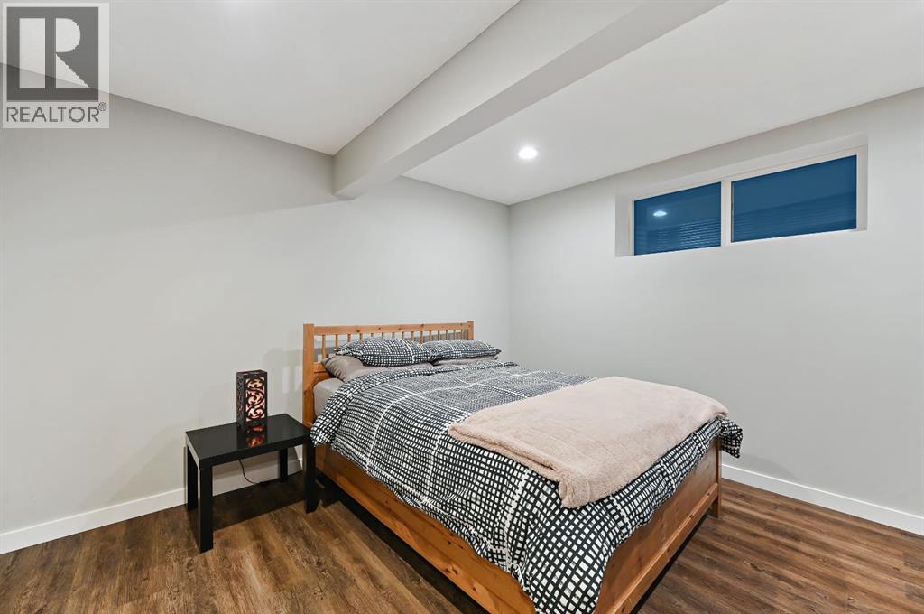 
          2254 Bayside Road Southwest
            <br/>
            <span>Airdrie</span>
            , 
            <span>AB</span>
             <span>T4B3W6</span>
         - Photo 23