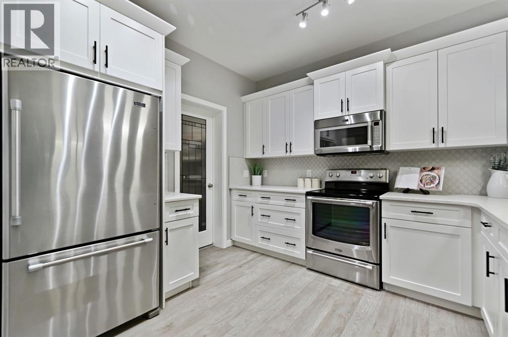 
          2254 Bayside Road Southwest
            <br/>
            <span>Airdrie</span>
            , 
            <span>AB</span>
             <span>T4B3W6</span>
         - Photo 17