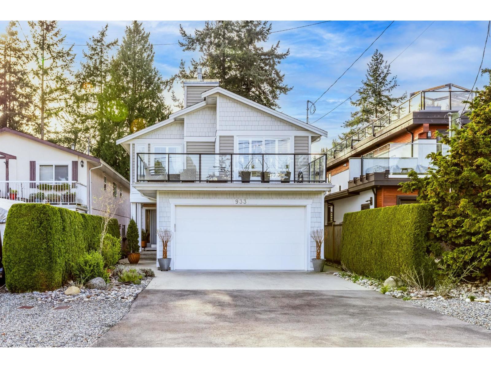 933 MAPLE Street - main photo