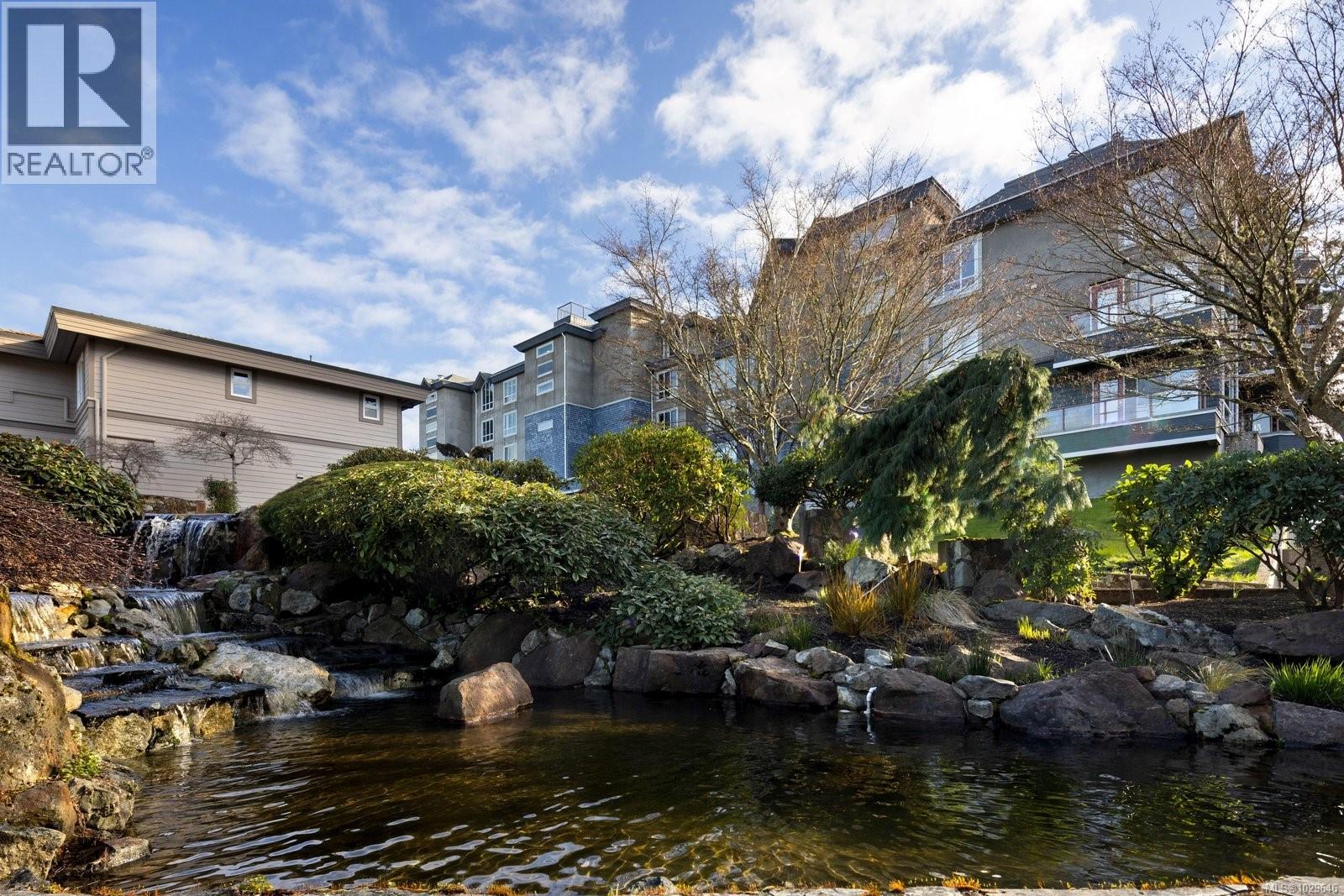 406 940 Boulderwood Rise, Saanich