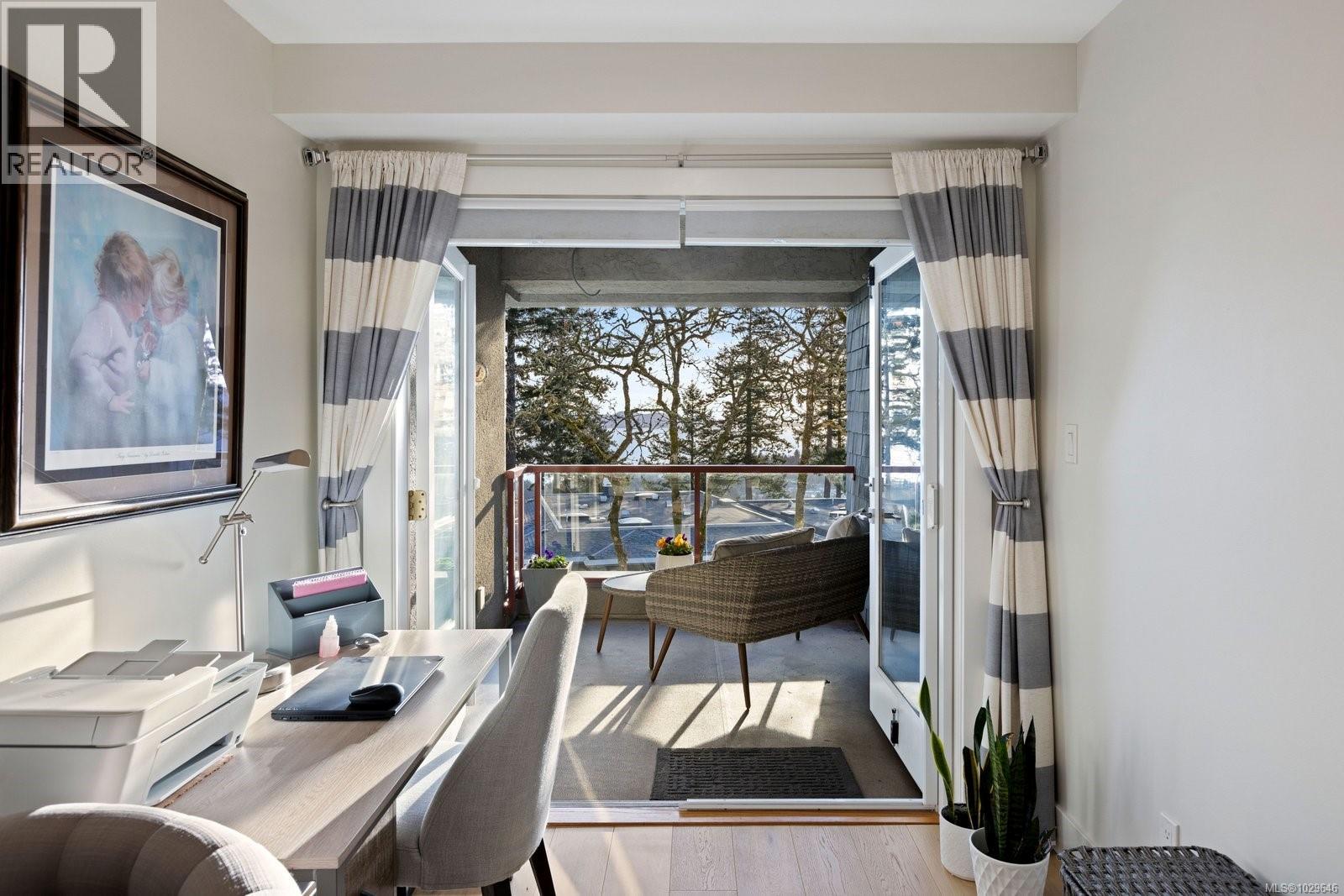 406 940 Boulderwood Rise, Saanich