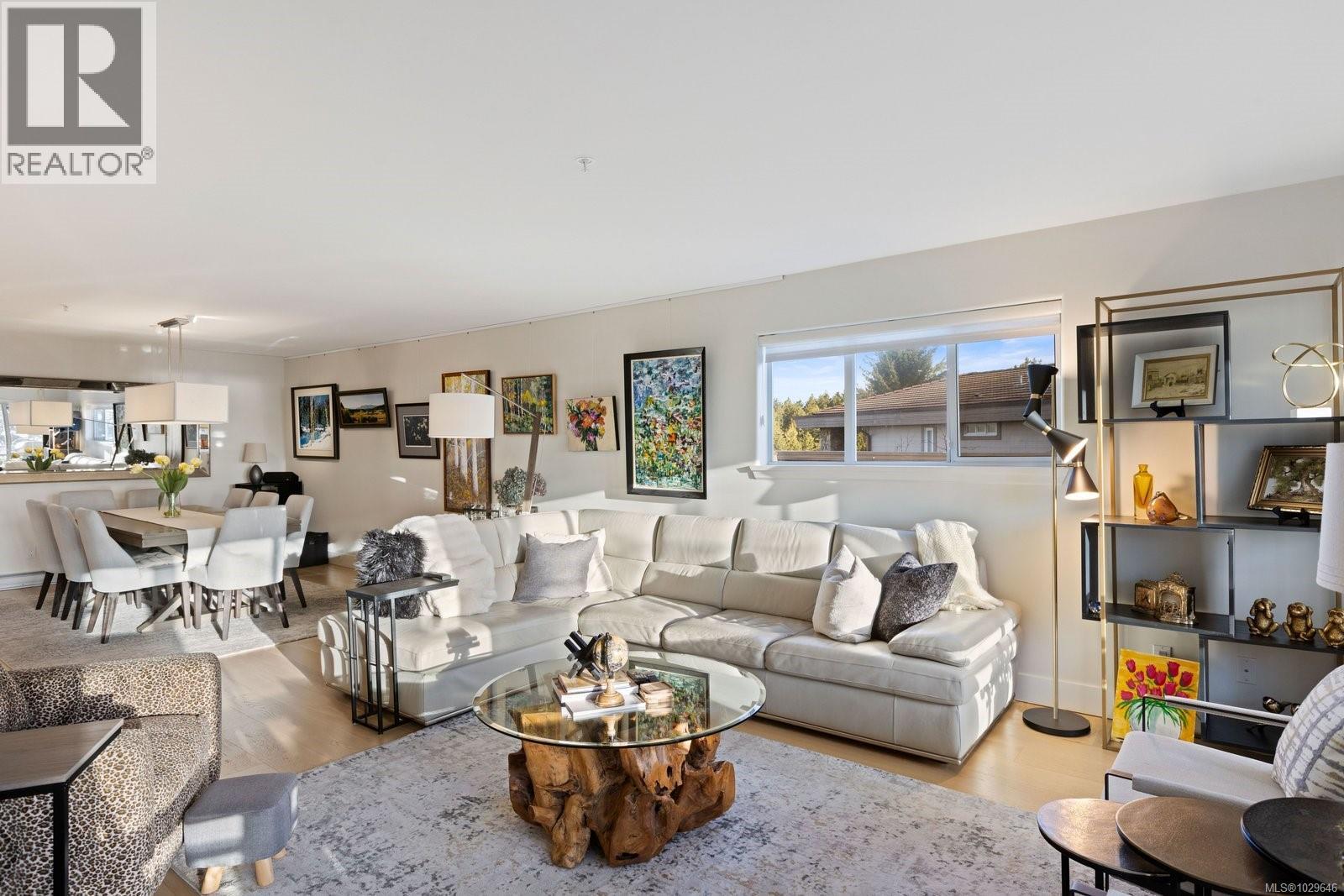 406 940 Boulderwood Rise, Saanich