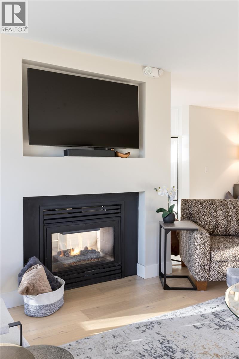 406 940 Boulderwood Rise, Saanich