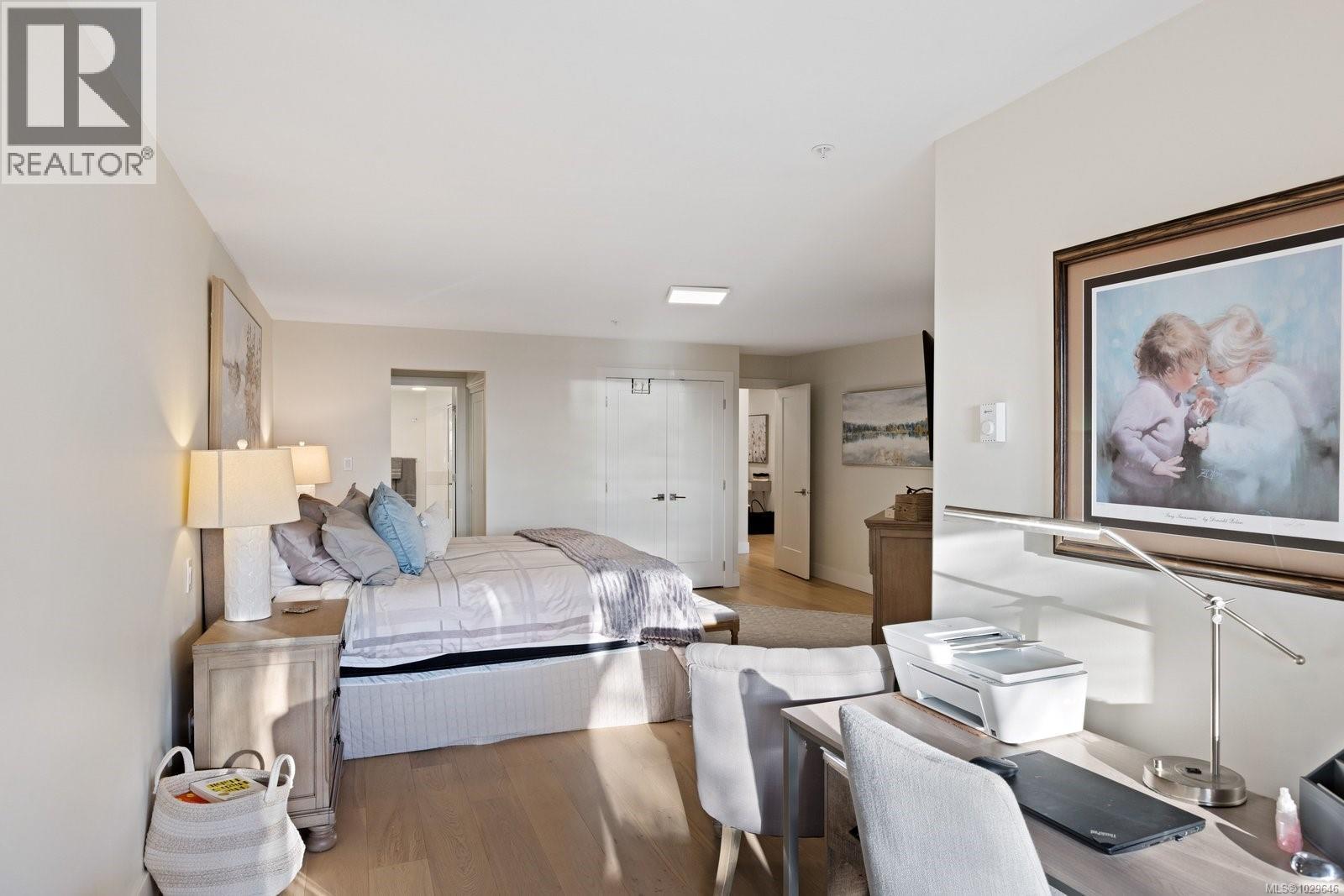 406 940 Boulderwood Rise, Saanich