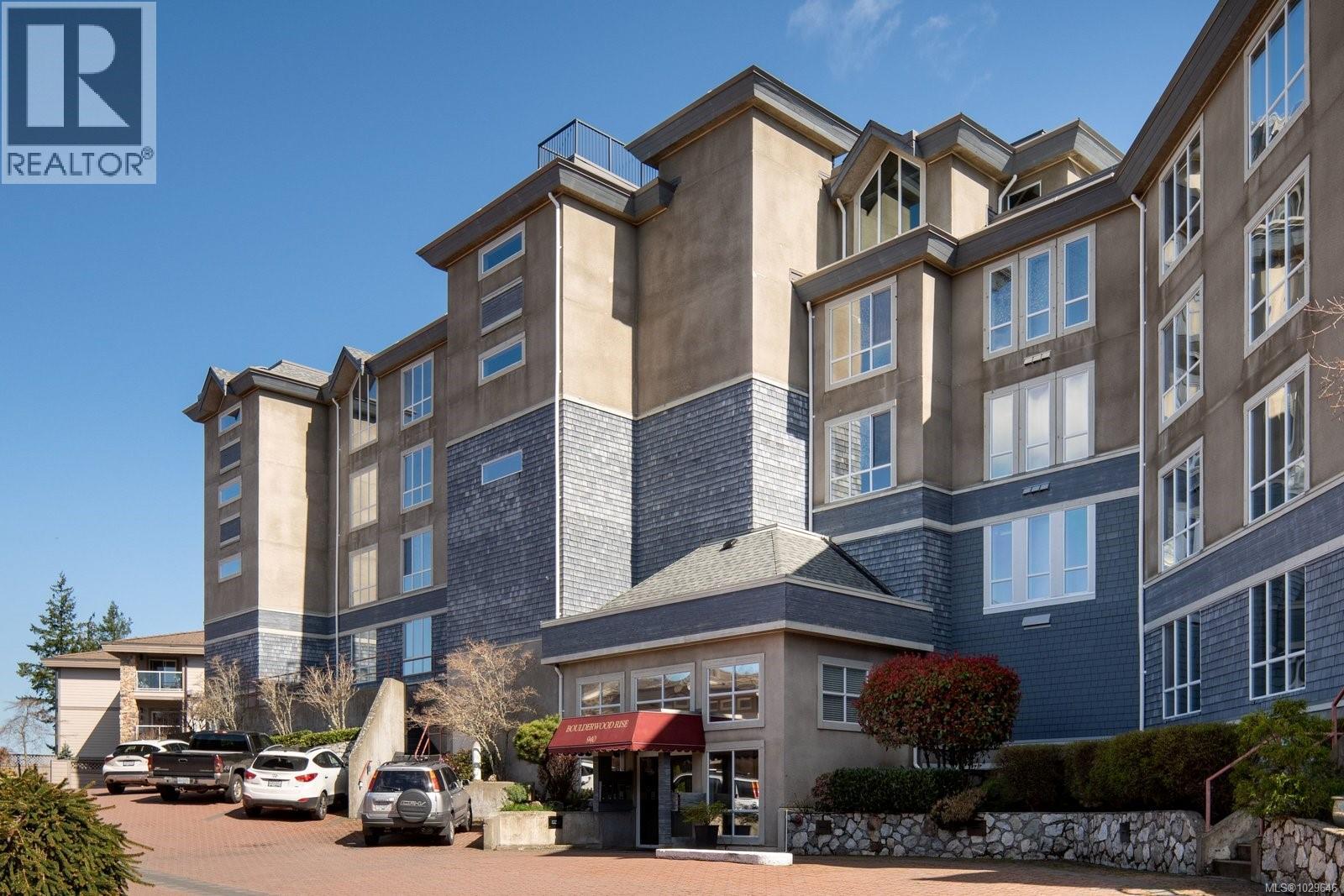 406 940 Boulderwood Rise, Saanich