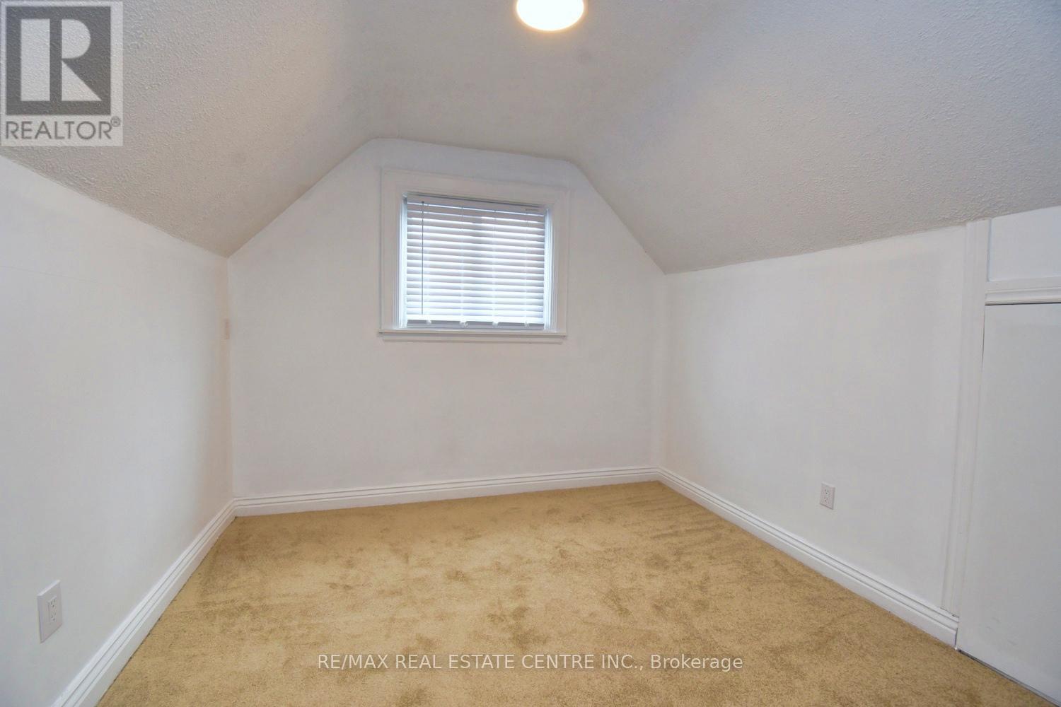 215 WALTER AVENUE S - 15