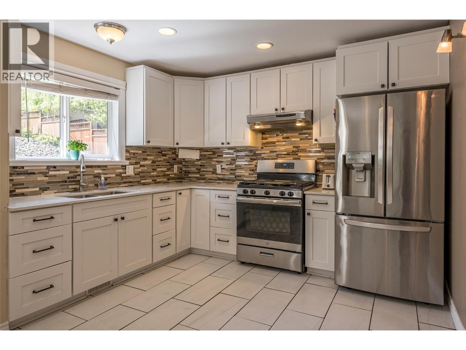 10718 Pinecrest Road - 11