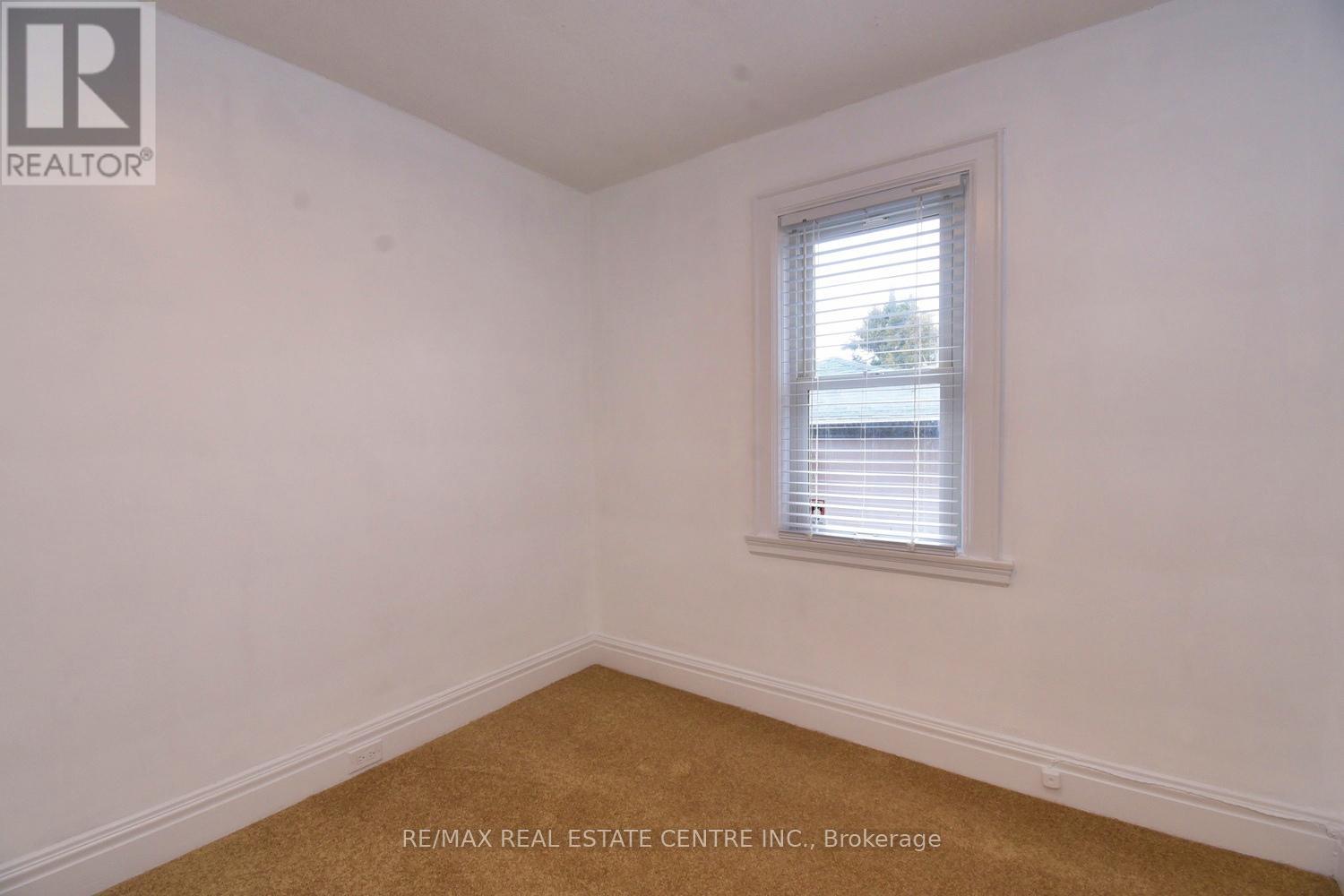 215 WALTER AVENUE S - 16