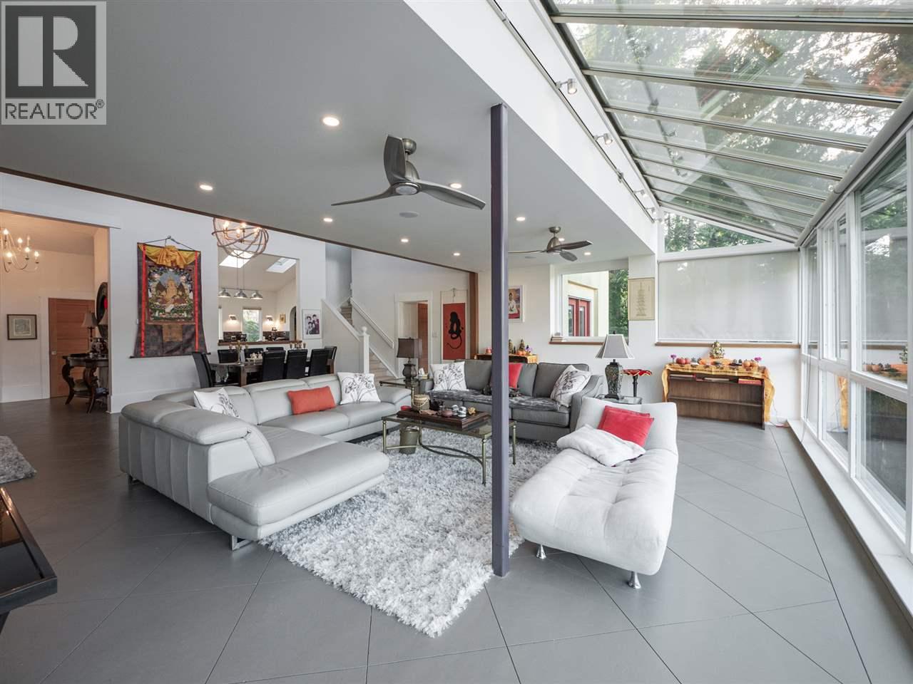 313 SKYLINE DRIVE, Gibsons