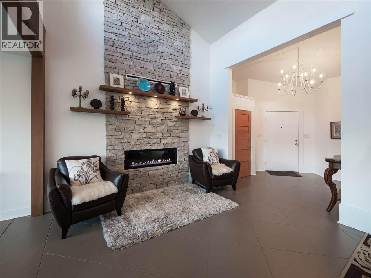 313 SKYLINE DRIVE, Gibsons