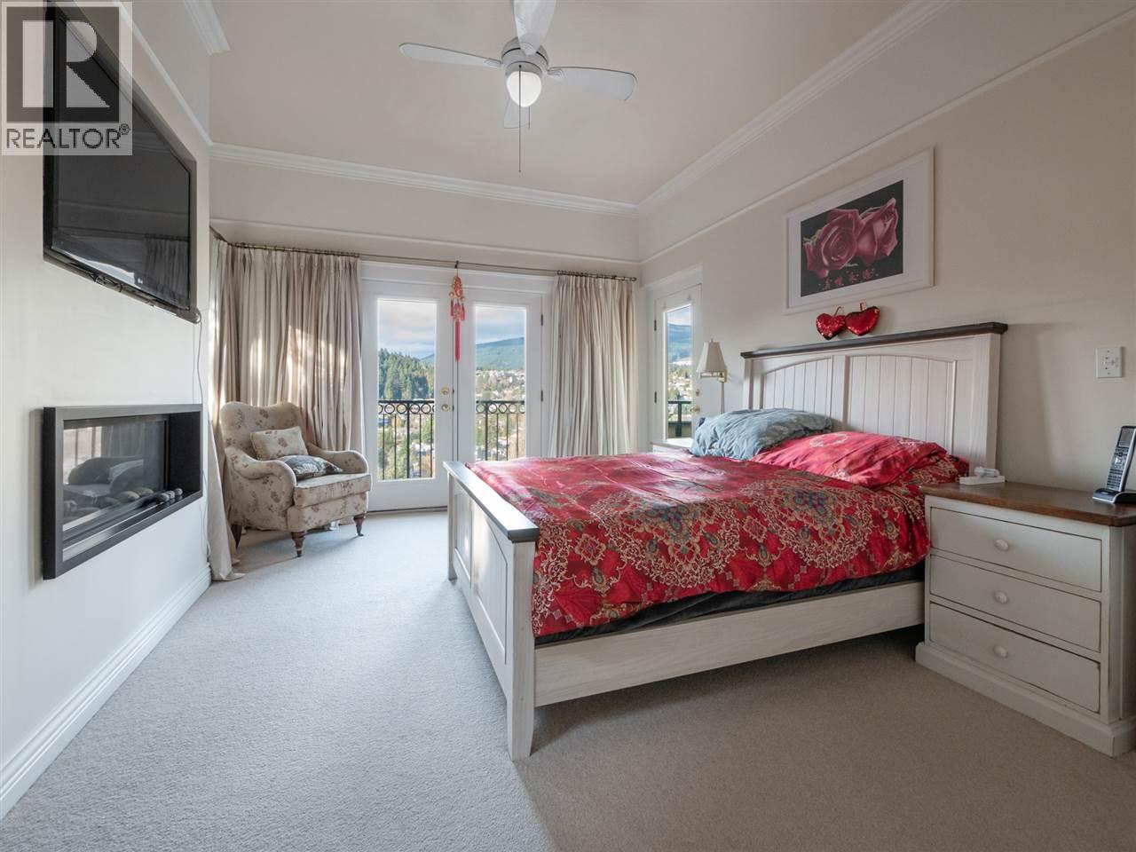 313 SKYLINE DRIVE, Gibsons