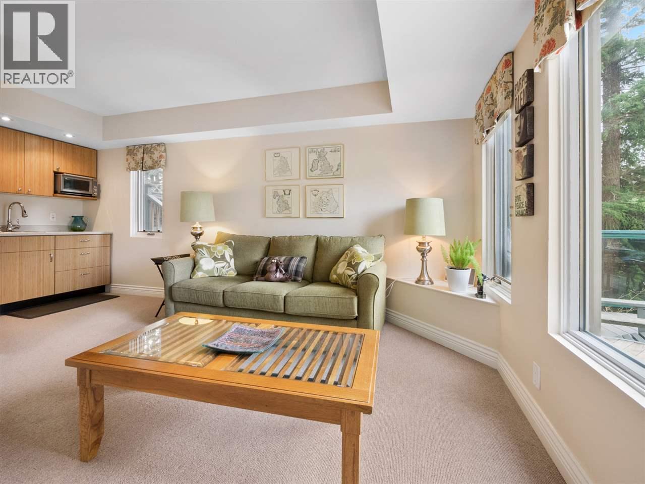 313 SKYLINE DRIVE, Gibsons