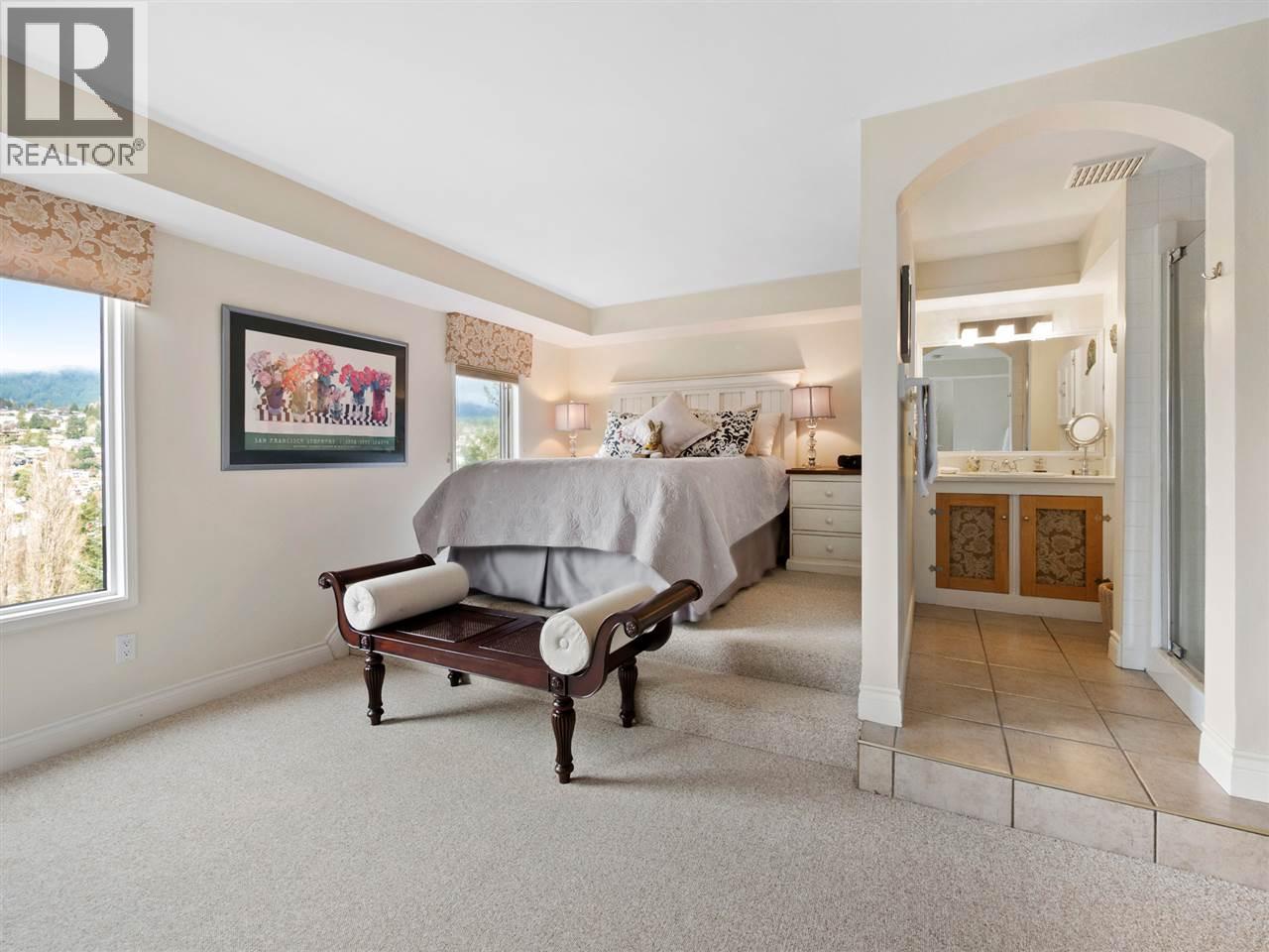 313 SKYLINE DRIVE, Gibsons