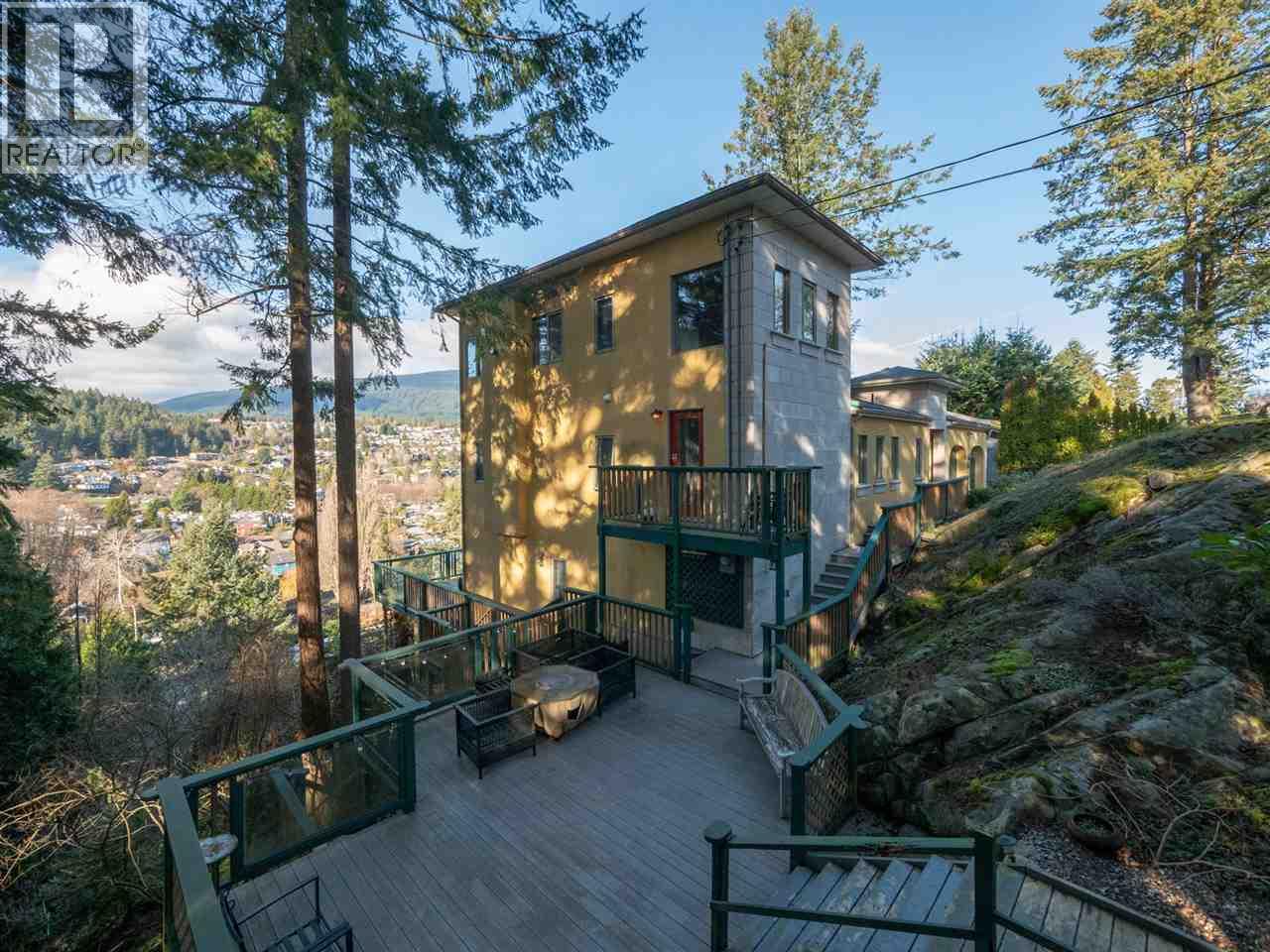 313 SKYLINE DRIVE, Gibsons