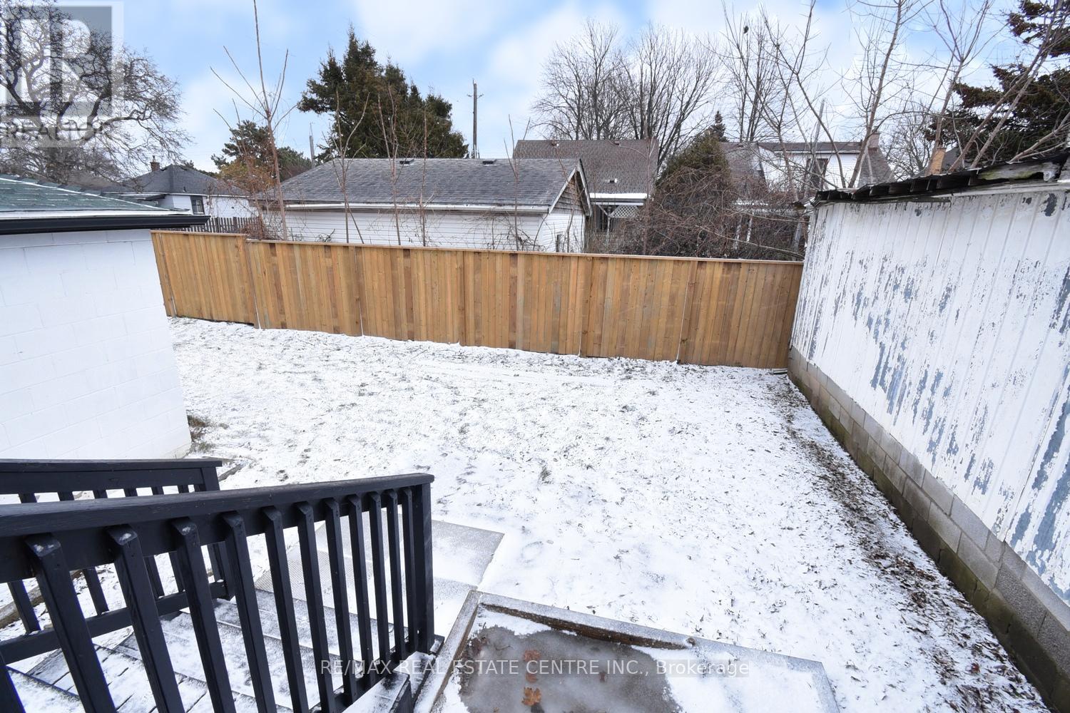 215 WALTER AVENUE S - 29