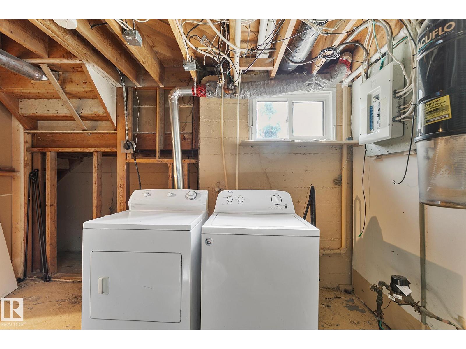 13915 102 AV NW, Edmonton