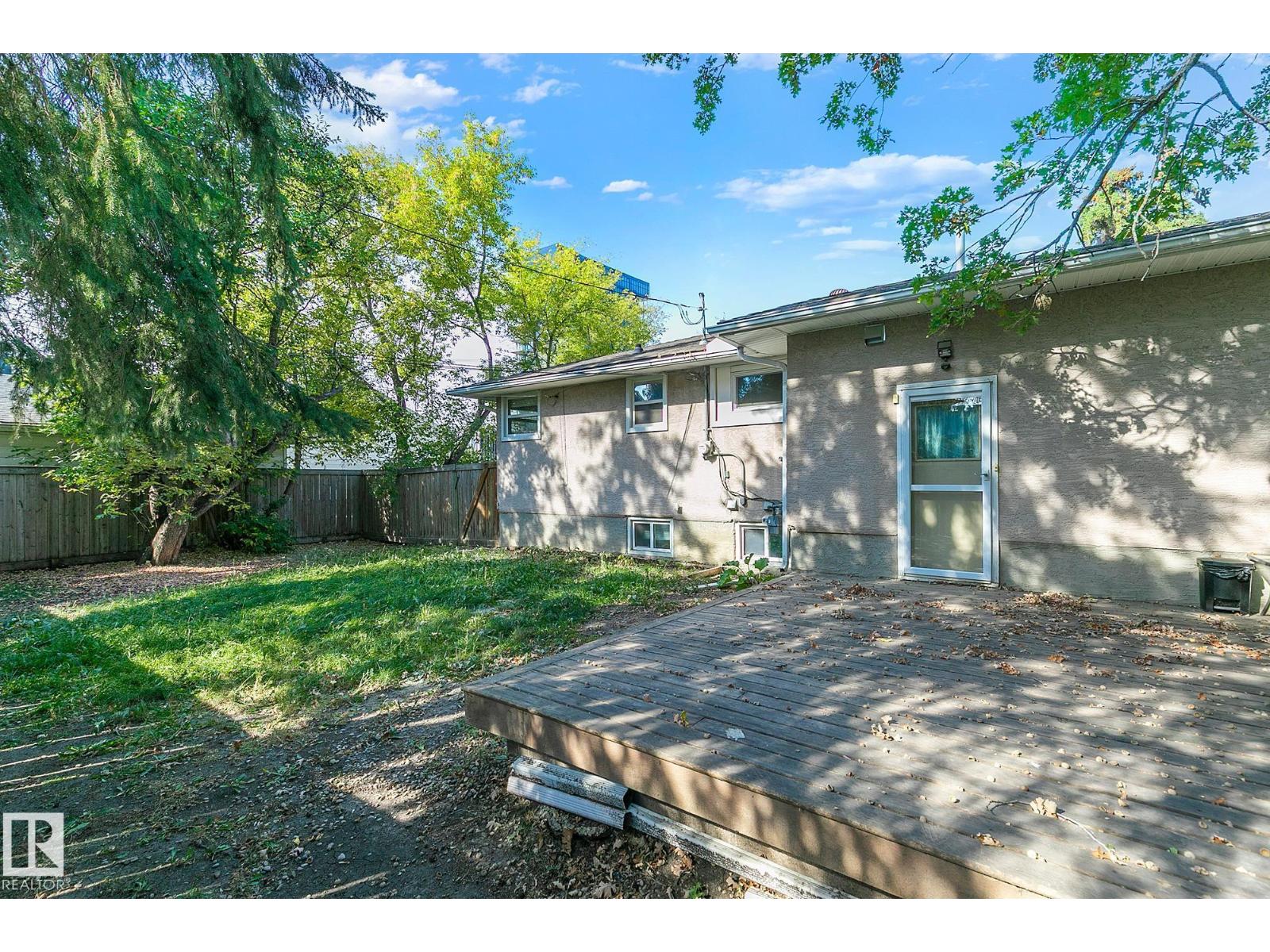 13915 102 AV NW, Edmonton