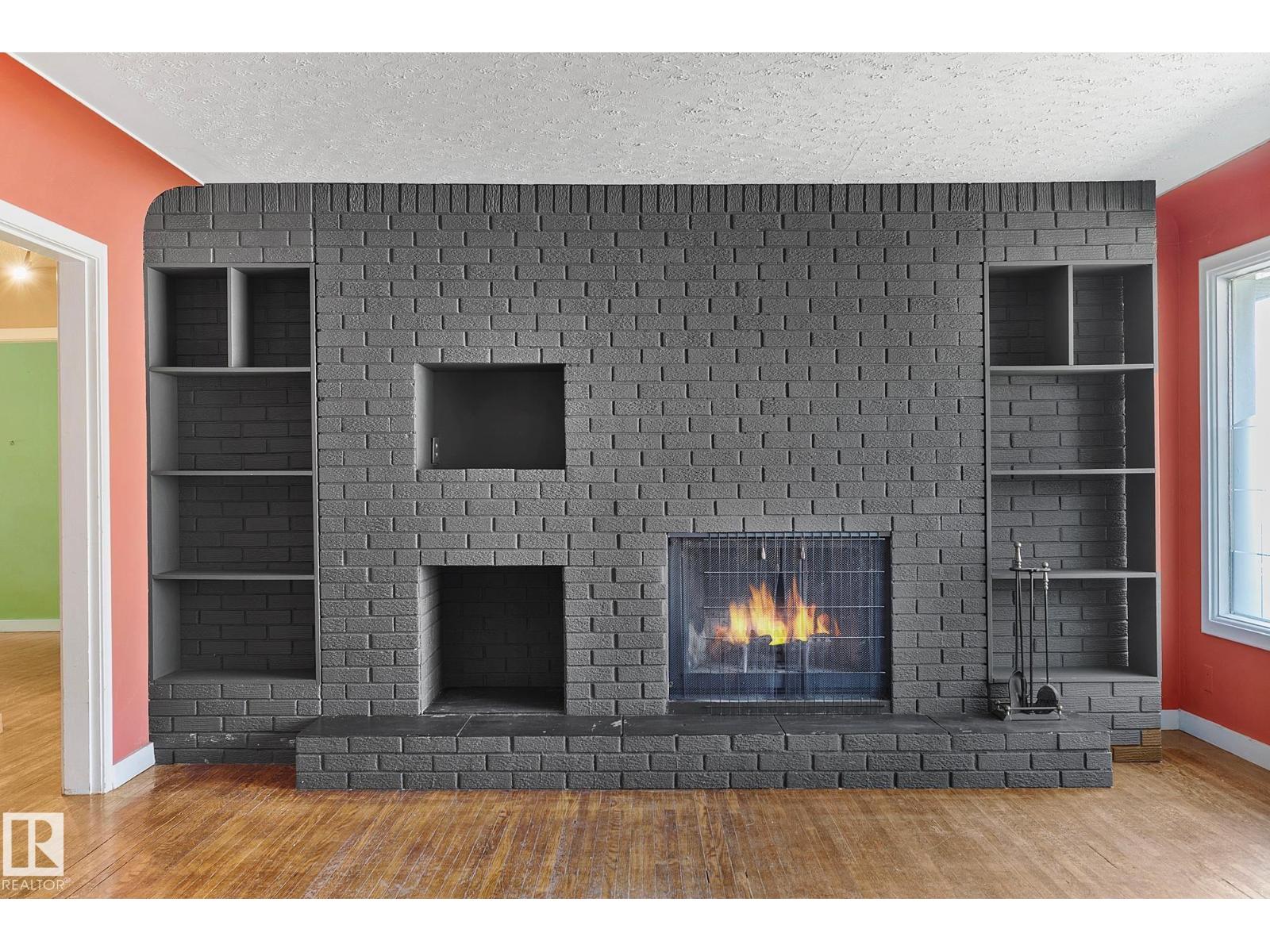 13915 102 AV NW, Edmonton