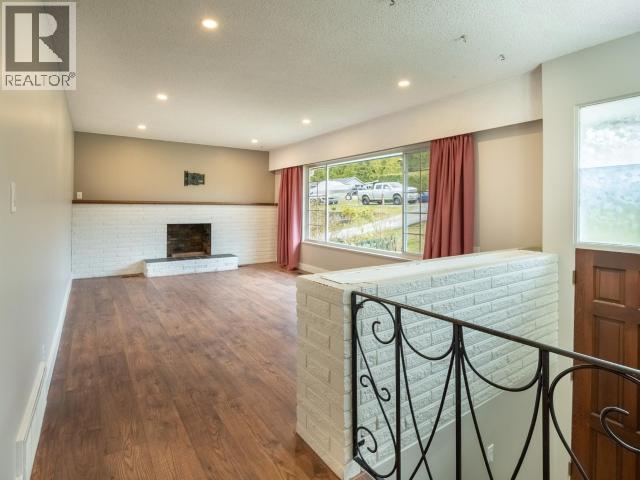 4683 FERNWOOD AVE - 7