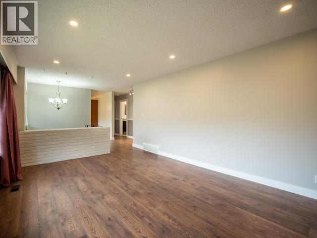 4683 FERNWOOD AVE - 8