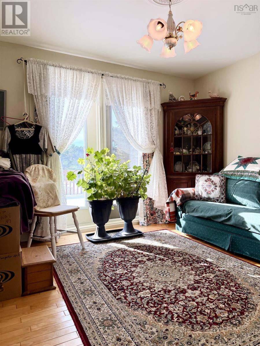 Property 18 of 38 of 196 Hartz Point Road