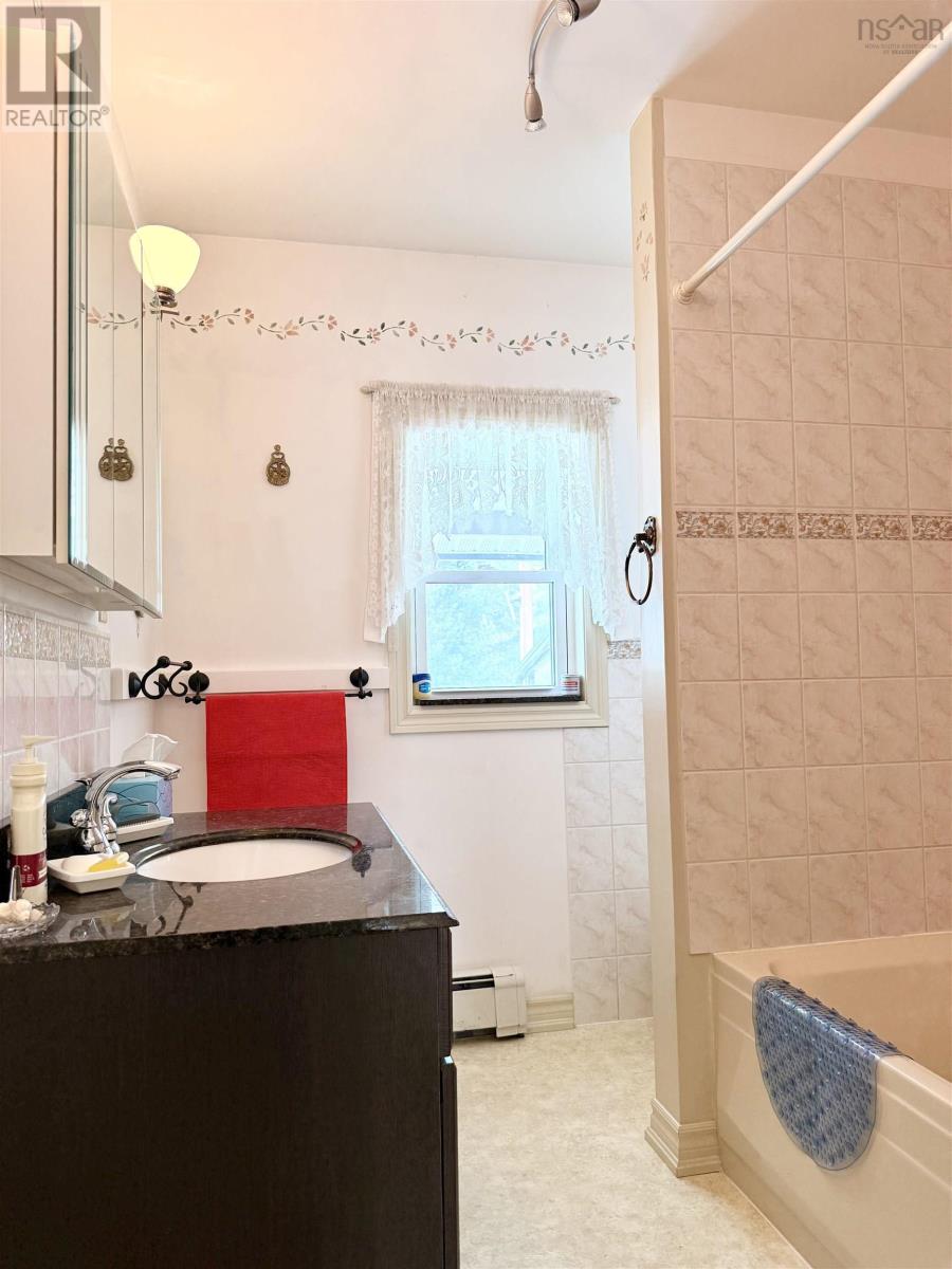 Property 31 of 38 of 196 Hartz Point Road