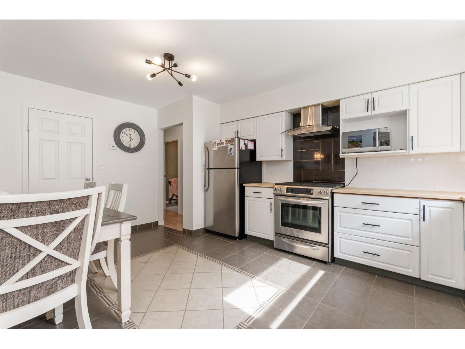 522 RAAB STREET, Hope, Hope