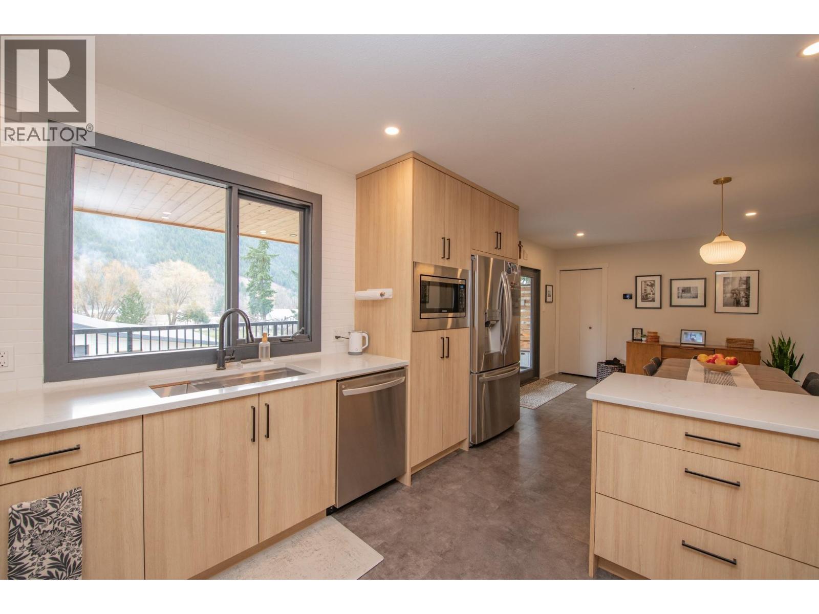 303 Lumby Mabel Lake Road - 11