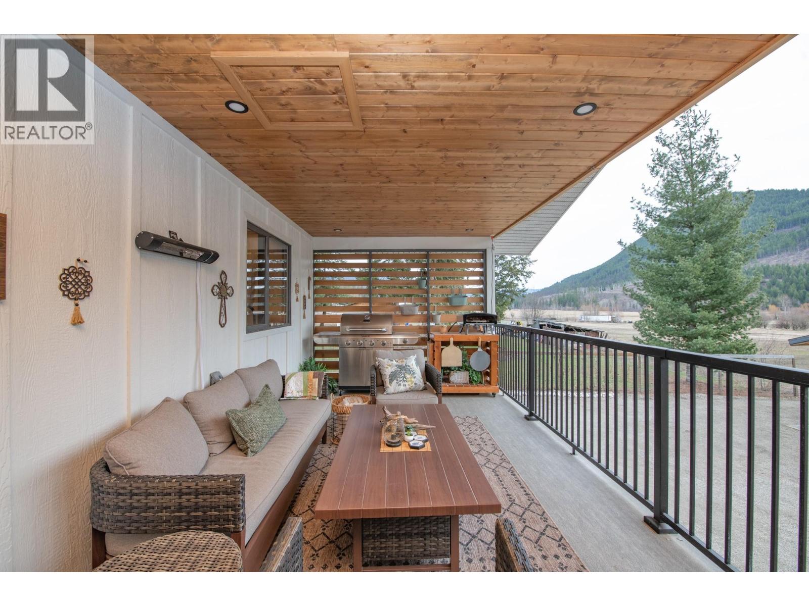 303 Lumby Mabel Lake Road - 17