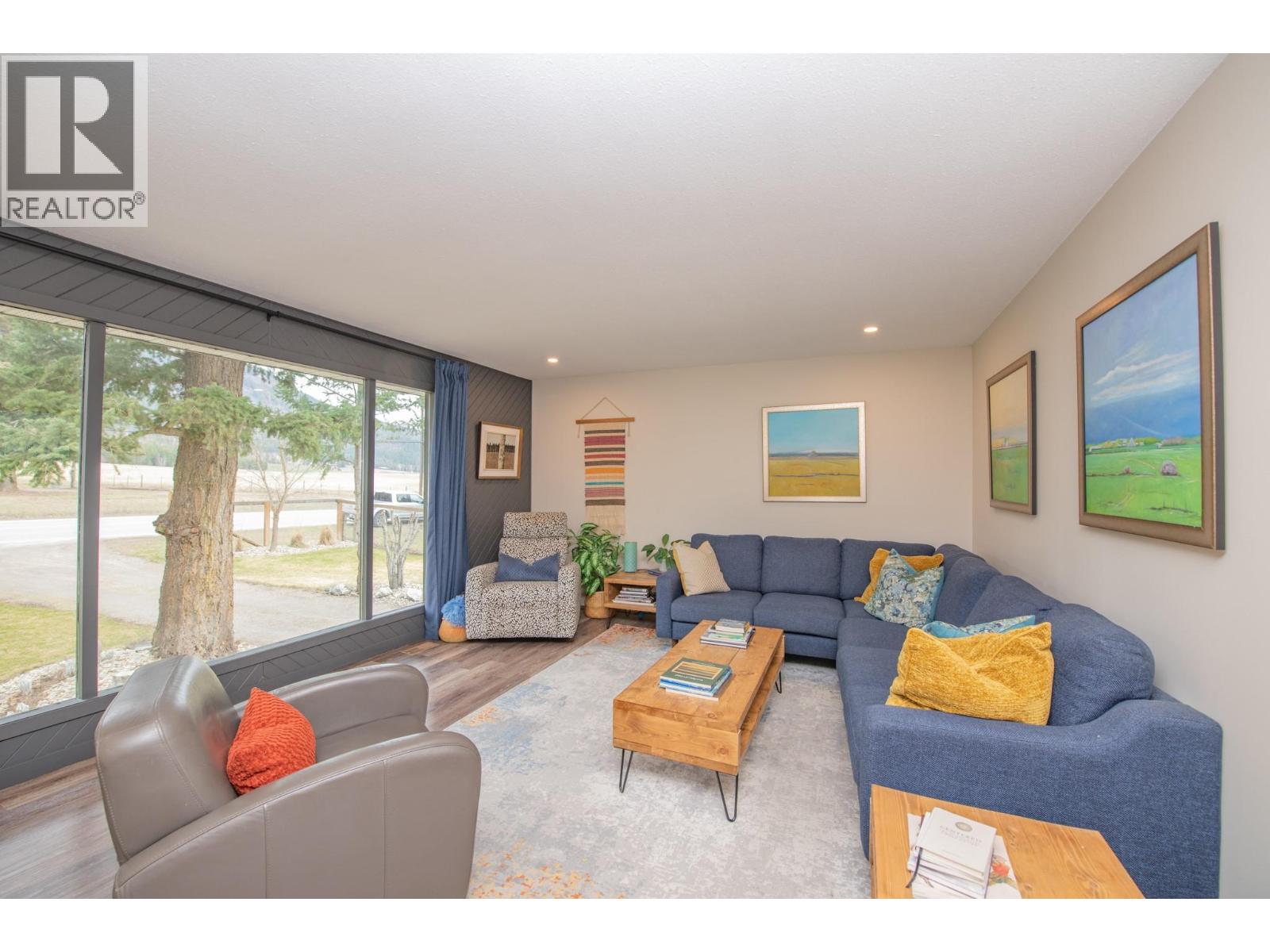 303 Lumby Mabel Lake Road - 18