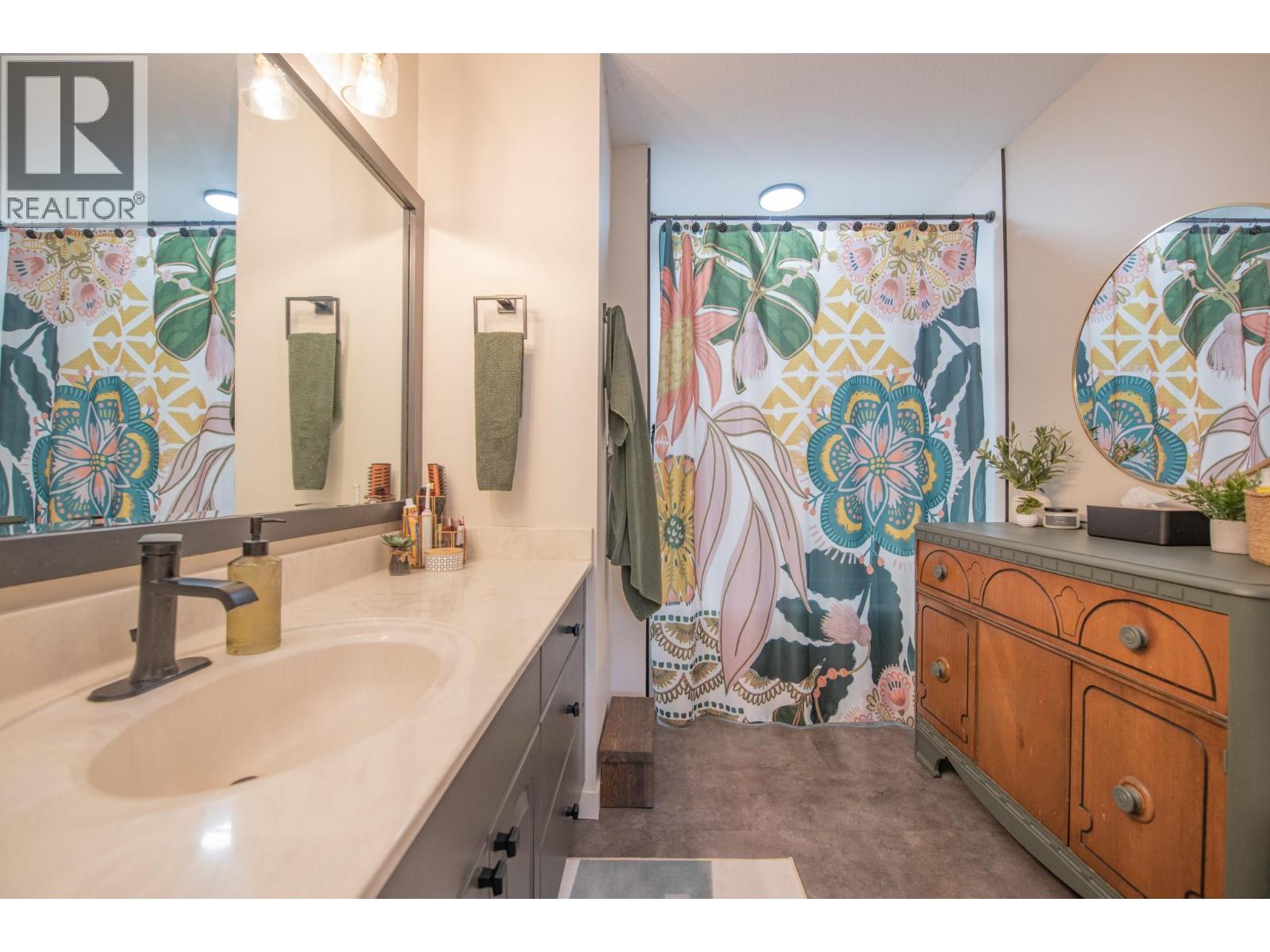  303 Lumby Mabel Lake Road, Lumby