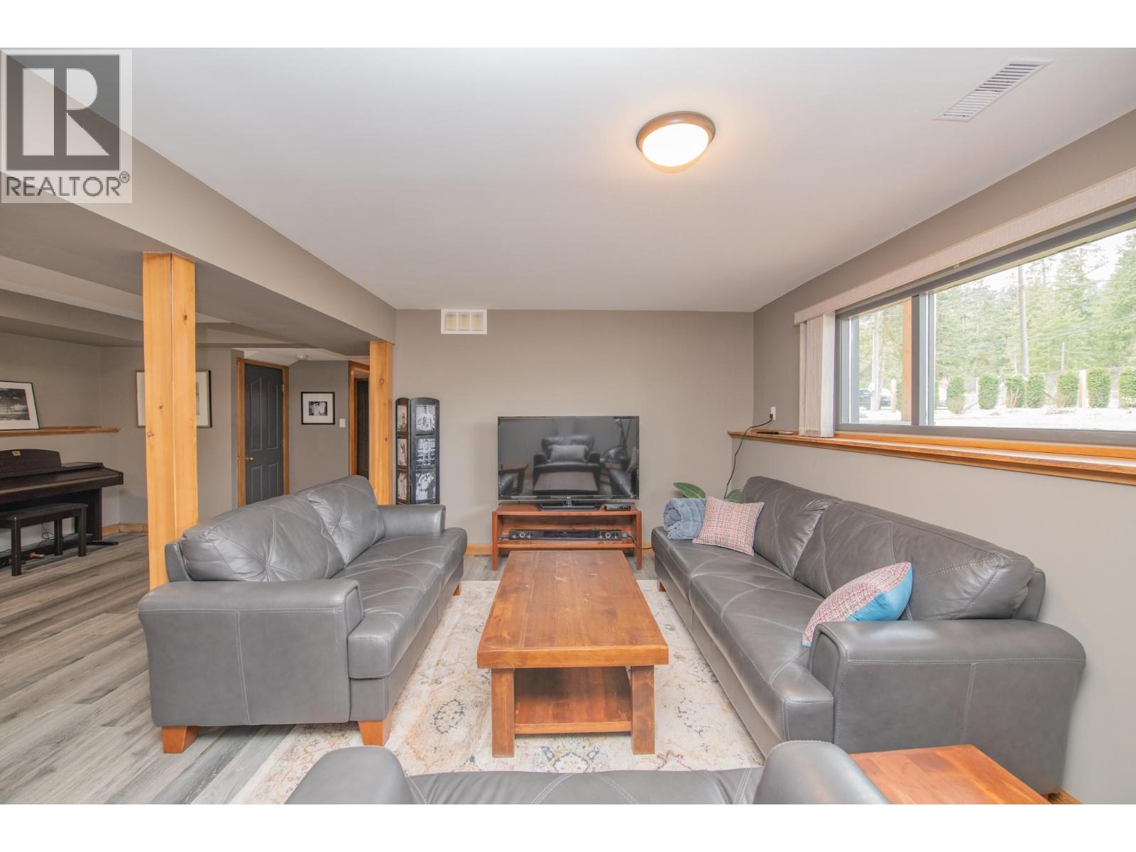303 Lumby Mabel Lake Road - 25