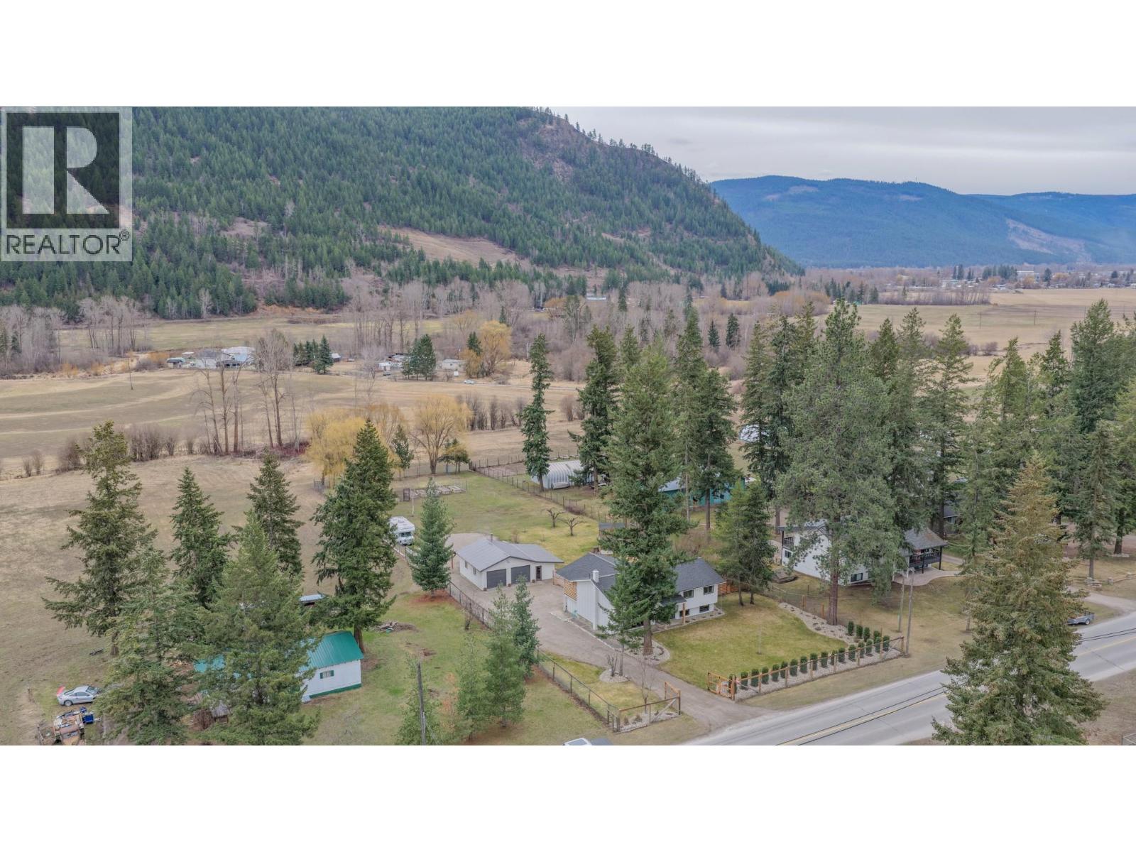 303 Lumby Mabel Lake Road - 52