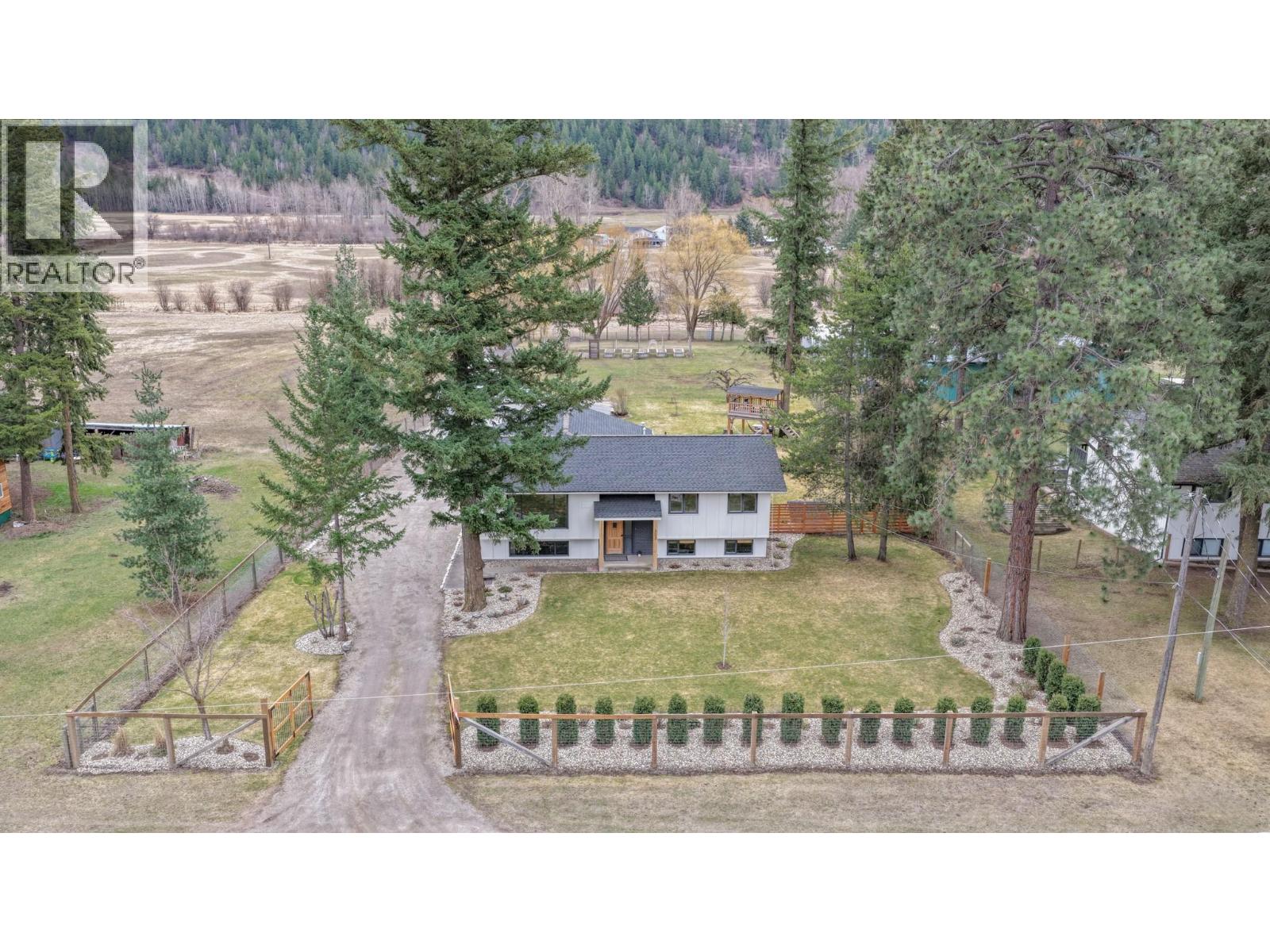 303 Lumby Mabel Lake Road - 53