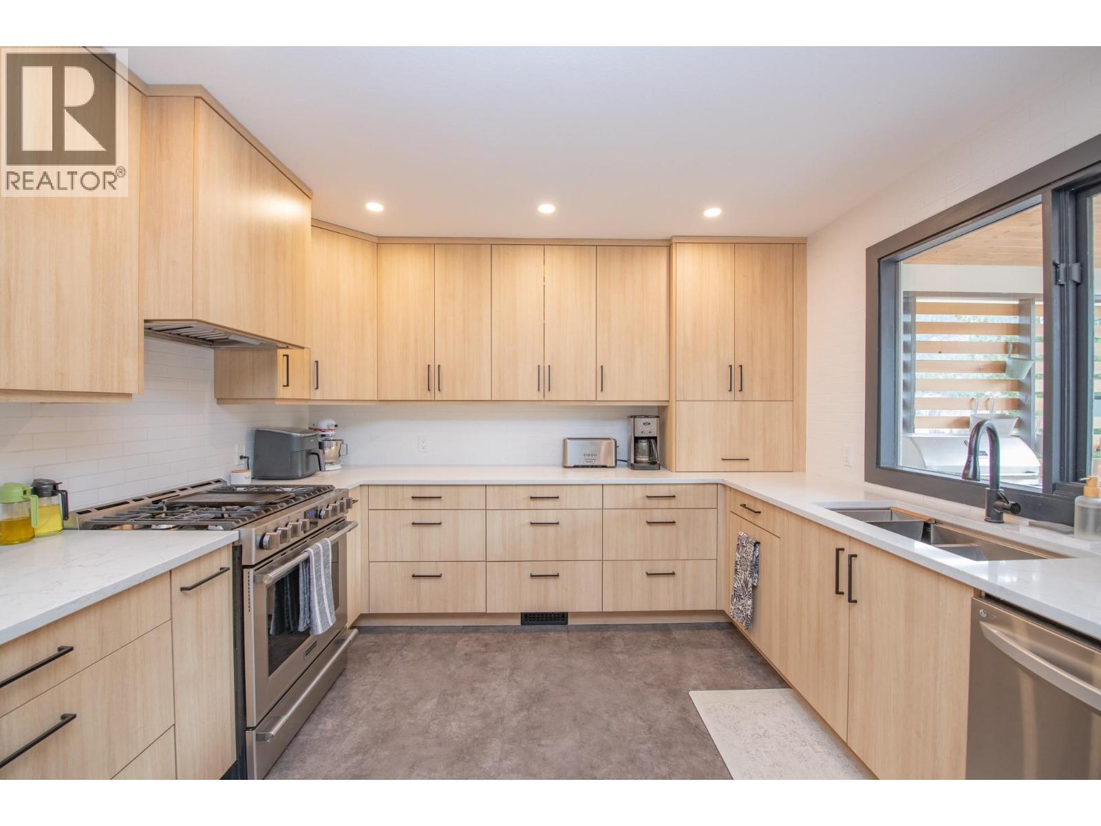 303 Lumby Mabel Lake Road - 7
