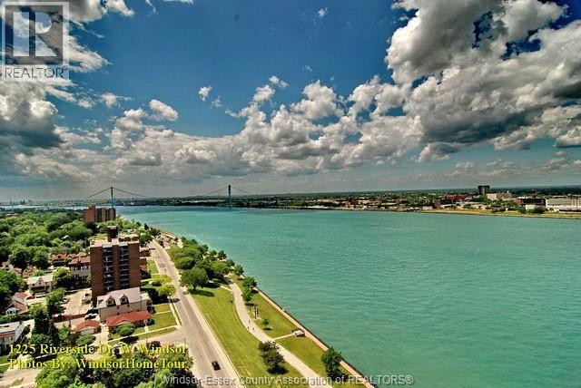 #404 1225 RIVERSIDE DRIVE - 4
