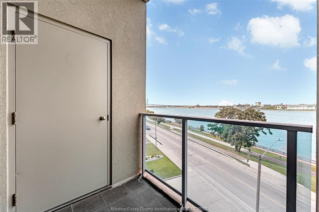 #404 1225 RIVERSIDE DRIVE - 28