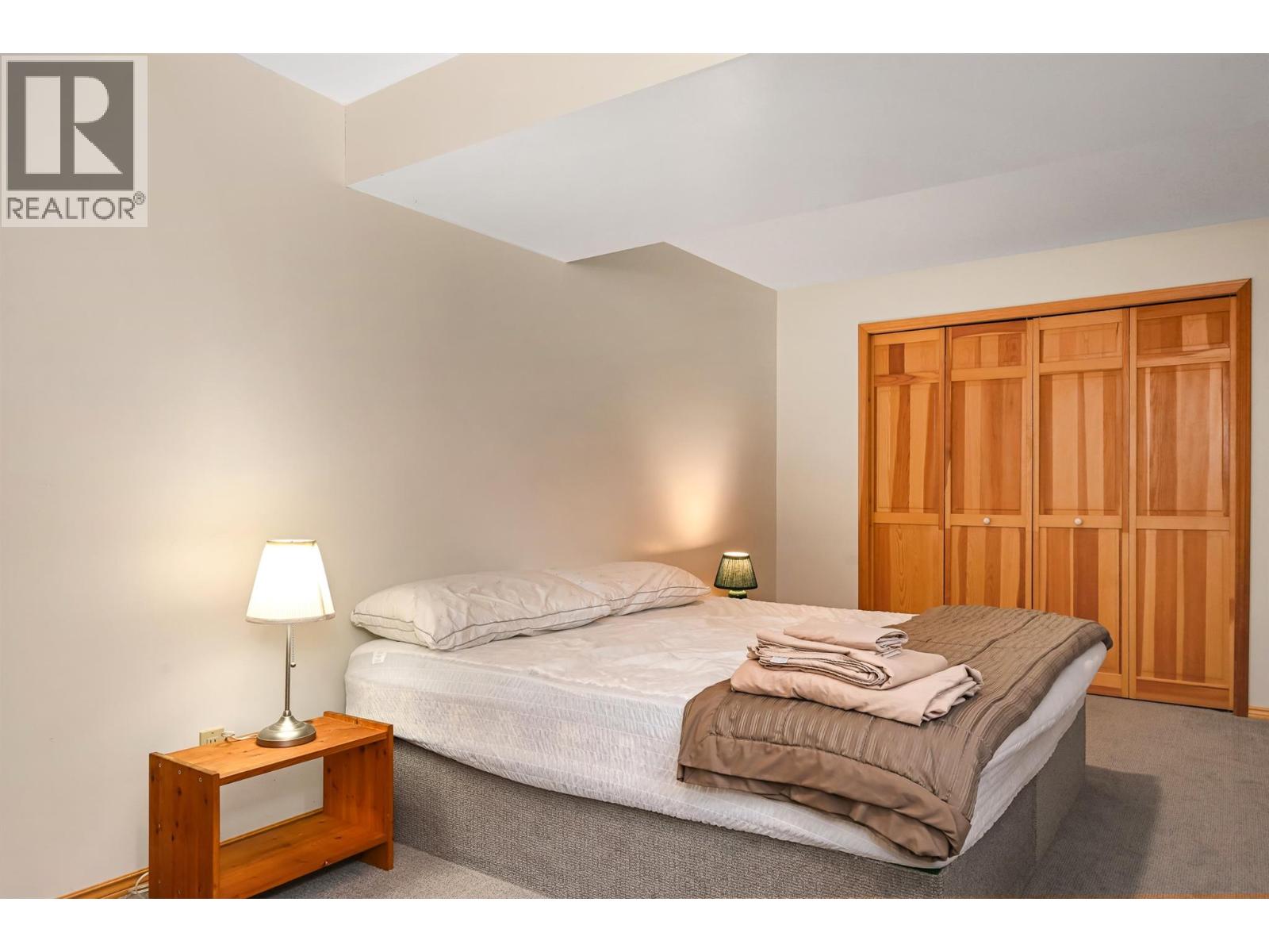 4856 Ridge Crescent, Windermere