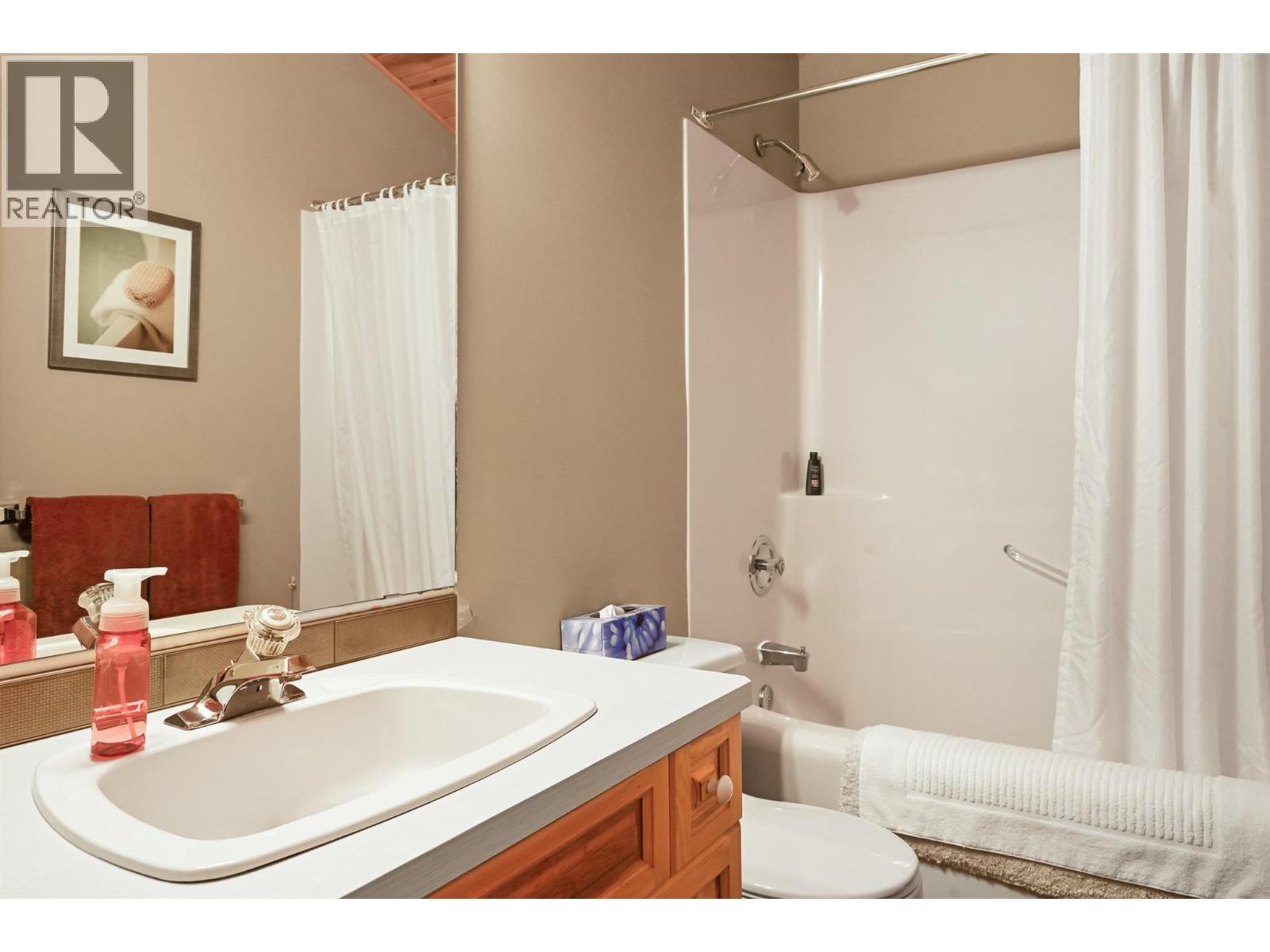  4856 Ridge Crescent, Windermere