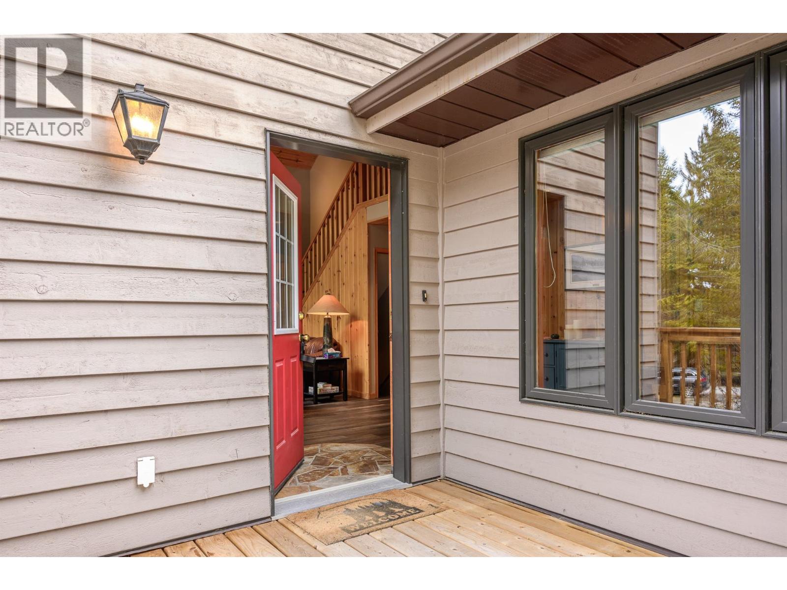  4856 Ridge Crescent, Windermere