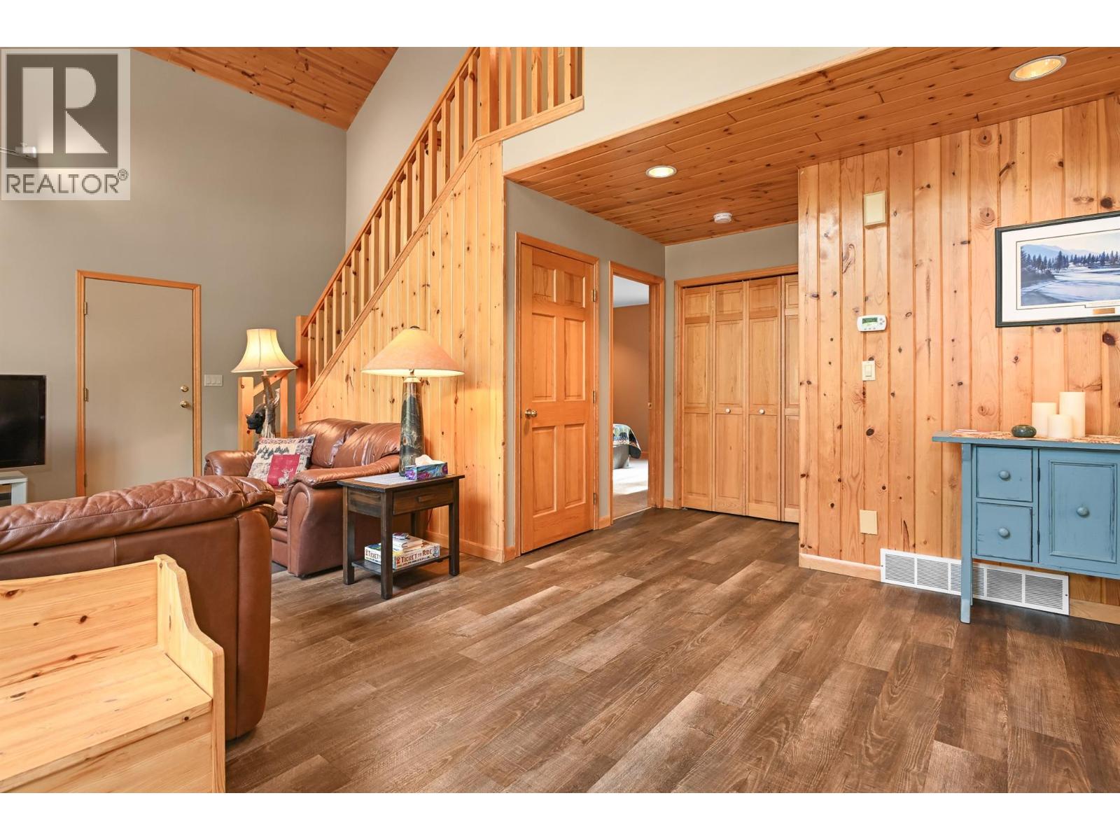  4856 Ridge Crescent, Windermere