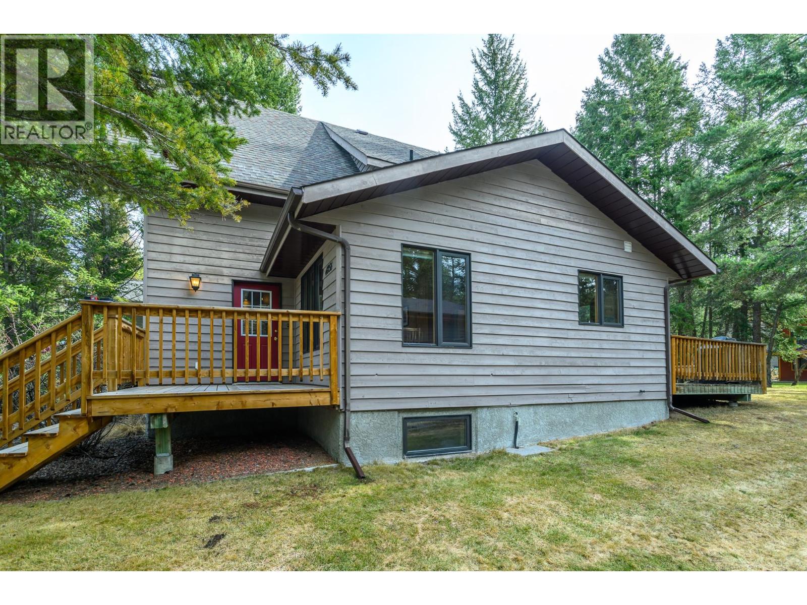  4856 Ridge Crescent, Windermere