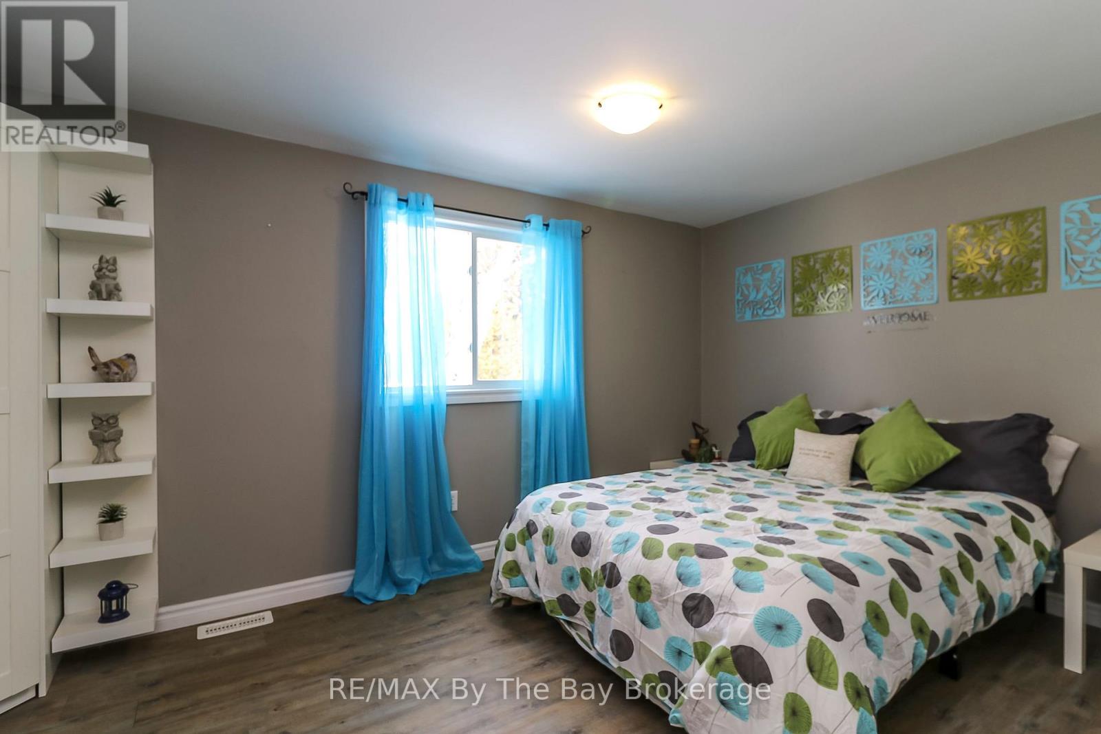 2533 FLOS 3 ROAD W - 25