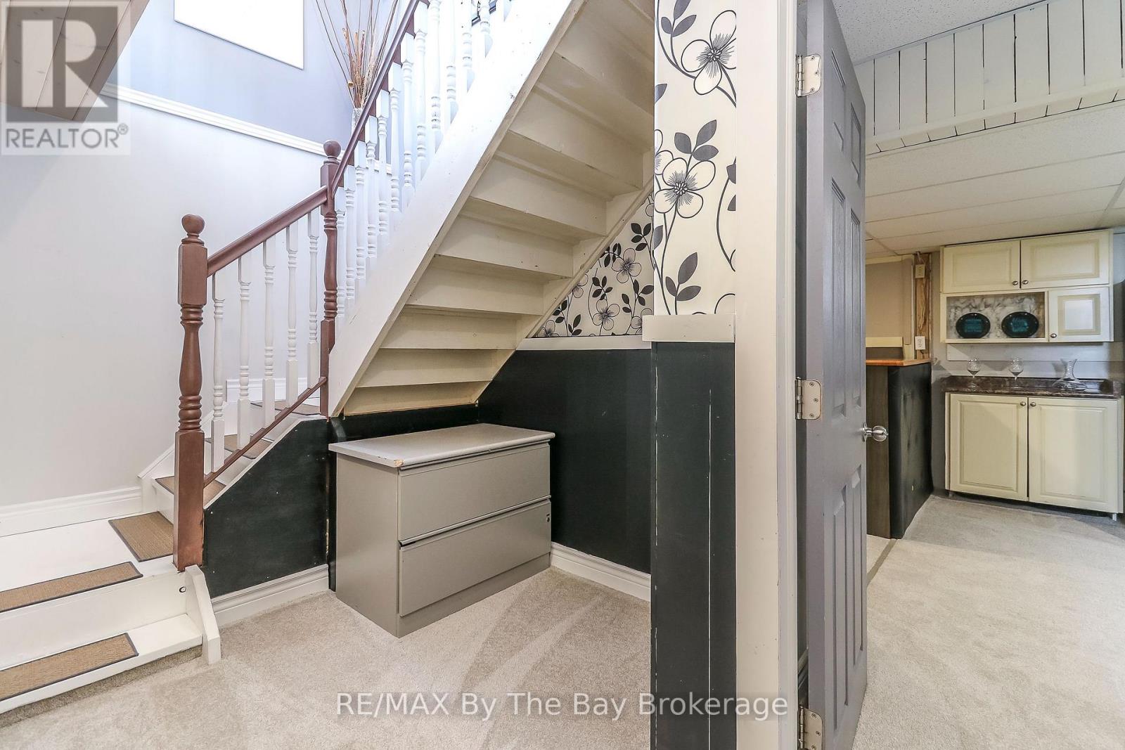 2533 FLOS 3 ROAD W - 28
