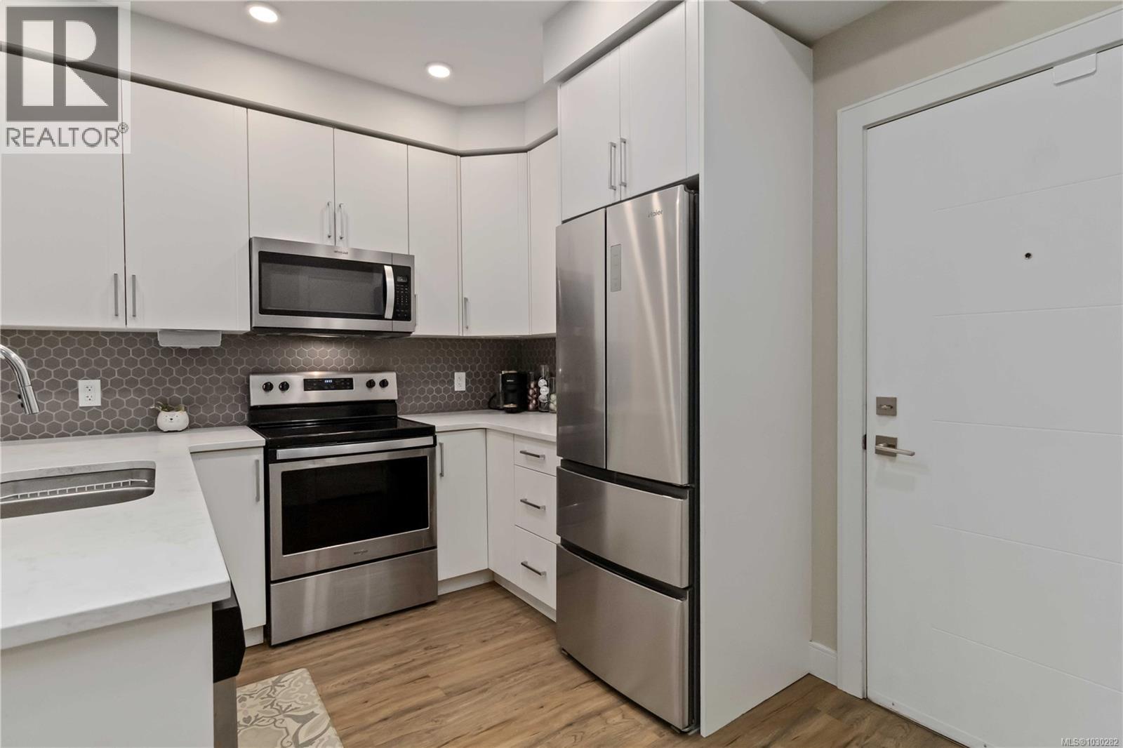 107 280 Island Highway, View Royal