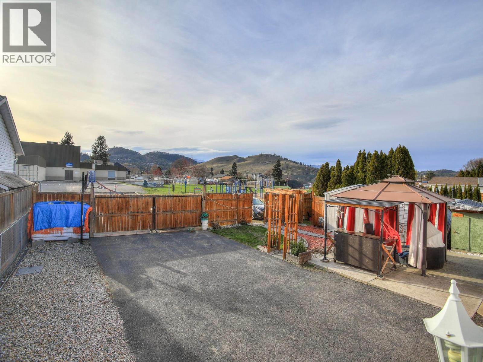 850 Hollywood Road N, Kelowna
