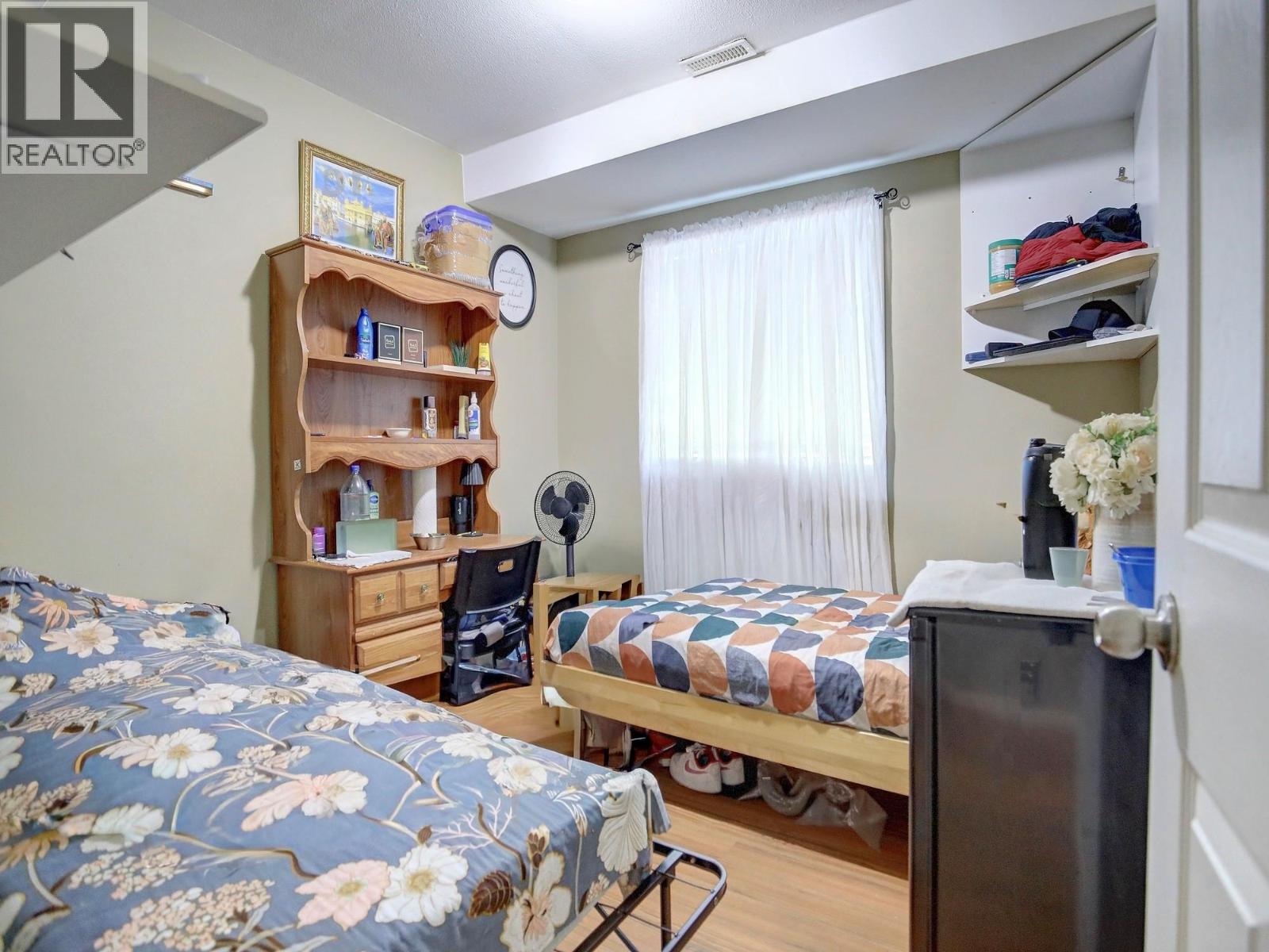 850 Hollywood Road N - 52